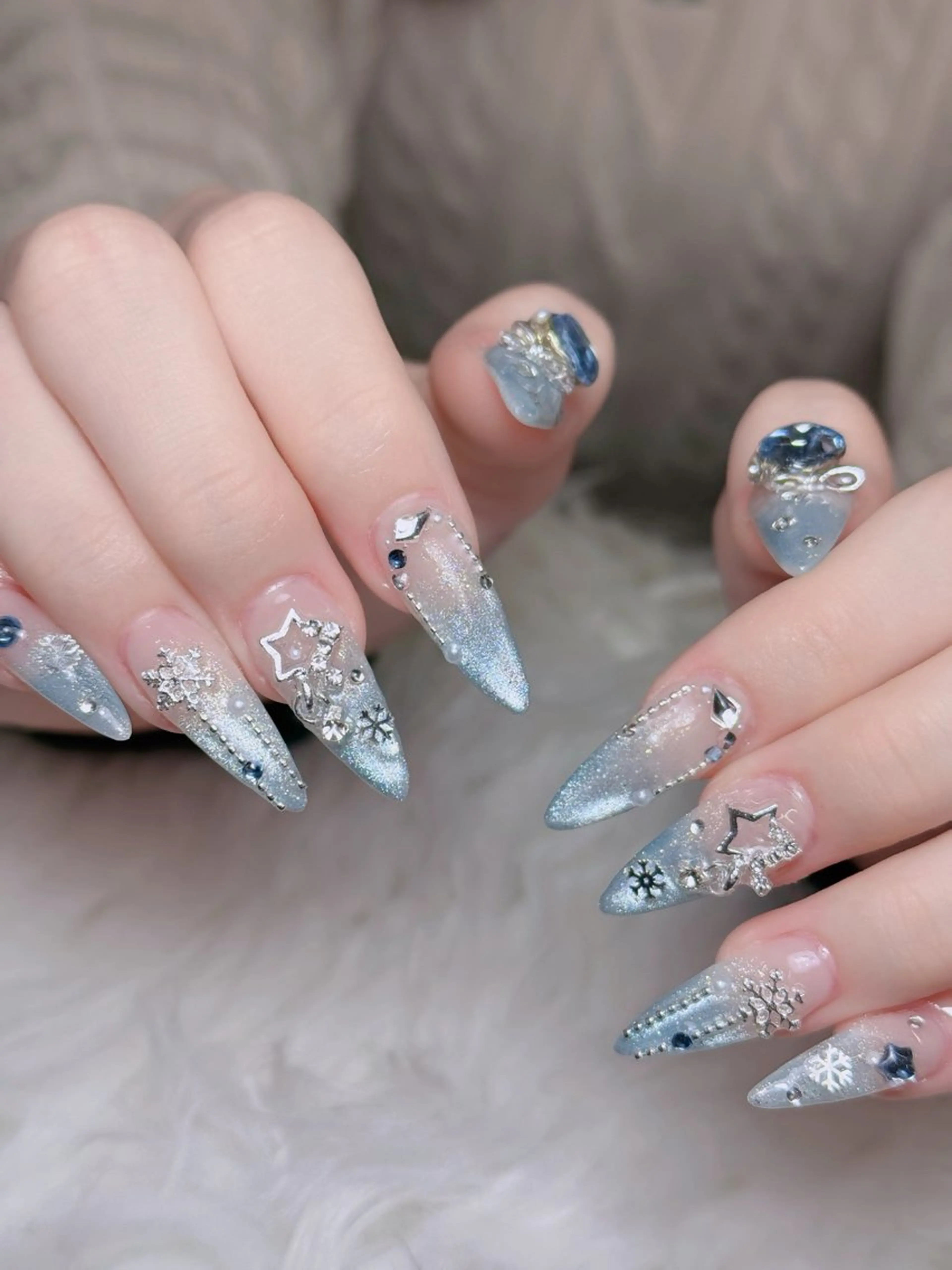 ネイル オーロラネイル チークネイル フットネイル フレンチネイル ハロウィン ハンドネイル Lumi Nail 新大久保3‘のネイルデザイン