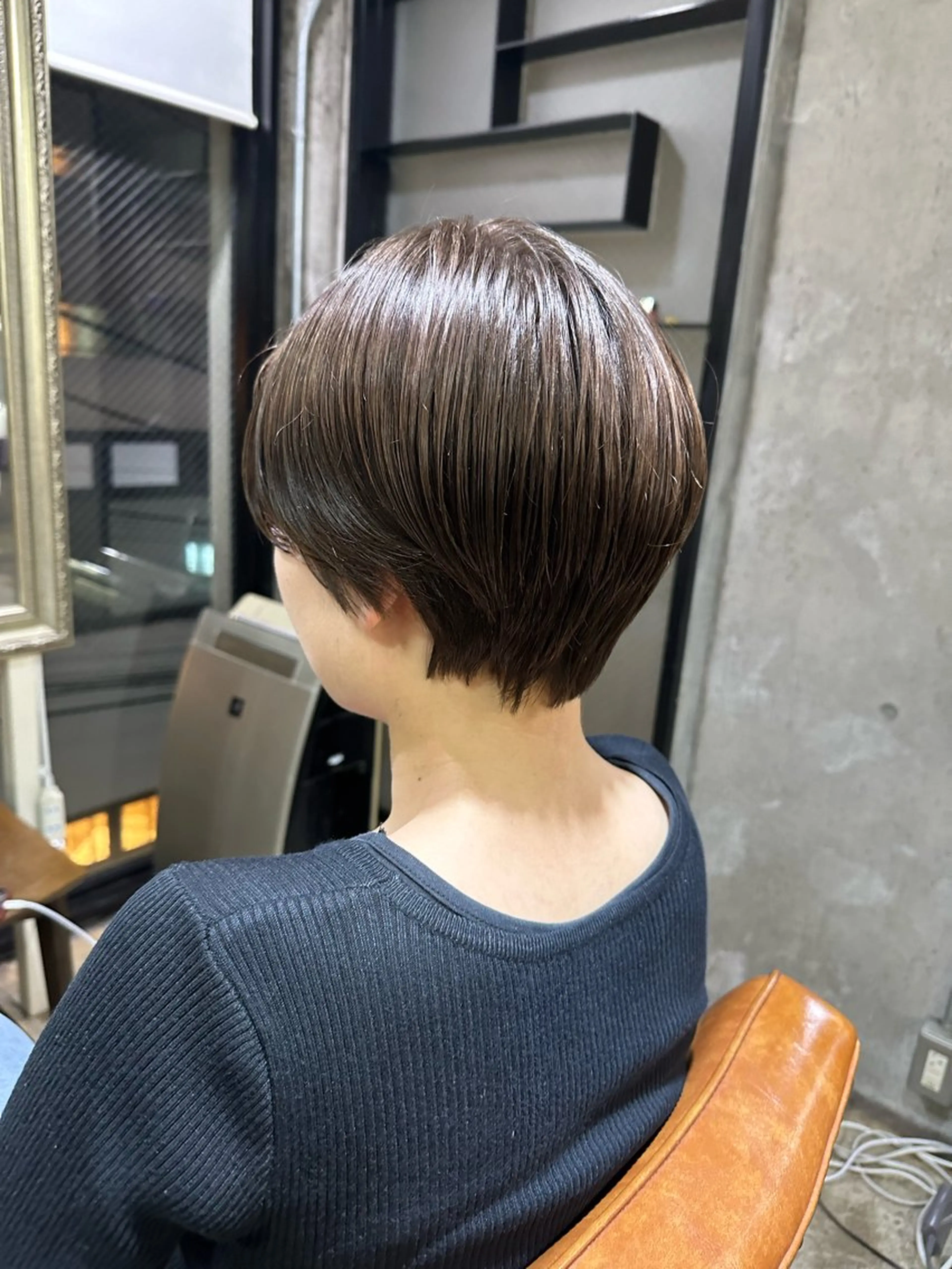 ショート yelm所属・🫒オリーブカラー ミディアムレイヤー✨のヘアスタイル