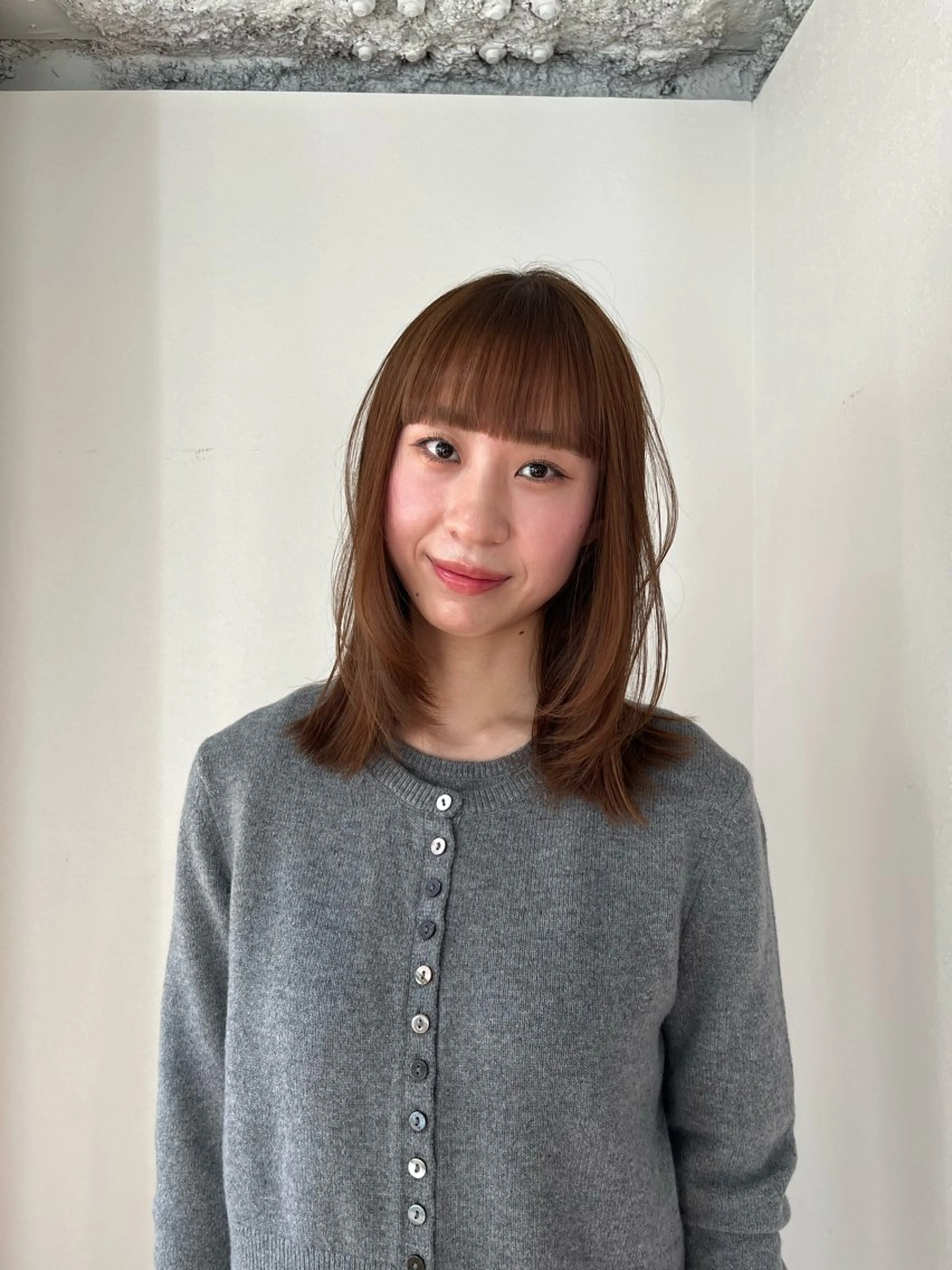 ミディアム レイヤーカット カット ヘアカラー トリートメント 義本 風佳のヘアスタイル