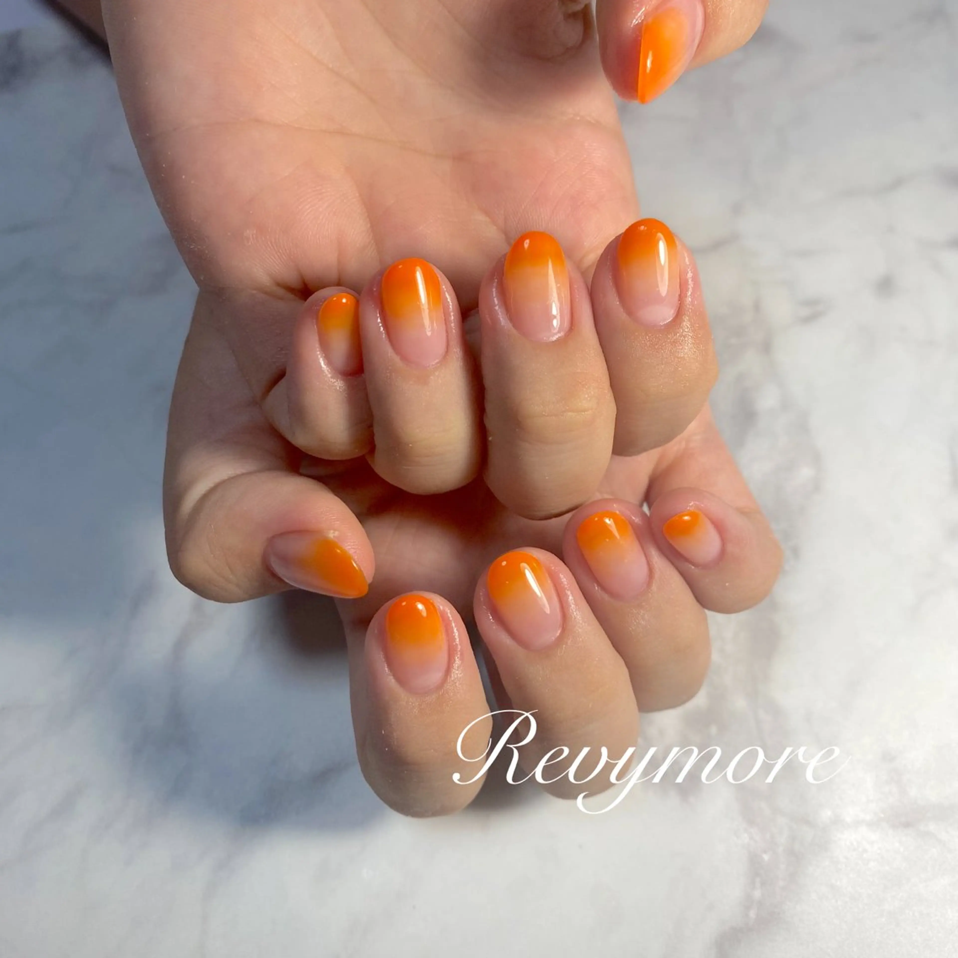 ミディアム ネイル 韓国風ヘア ジェルネイル キラキラネイル 韓国ネイル ニュアンスネイル nail salon Revymore所属・nail salon Revymoreのネイルデザイン