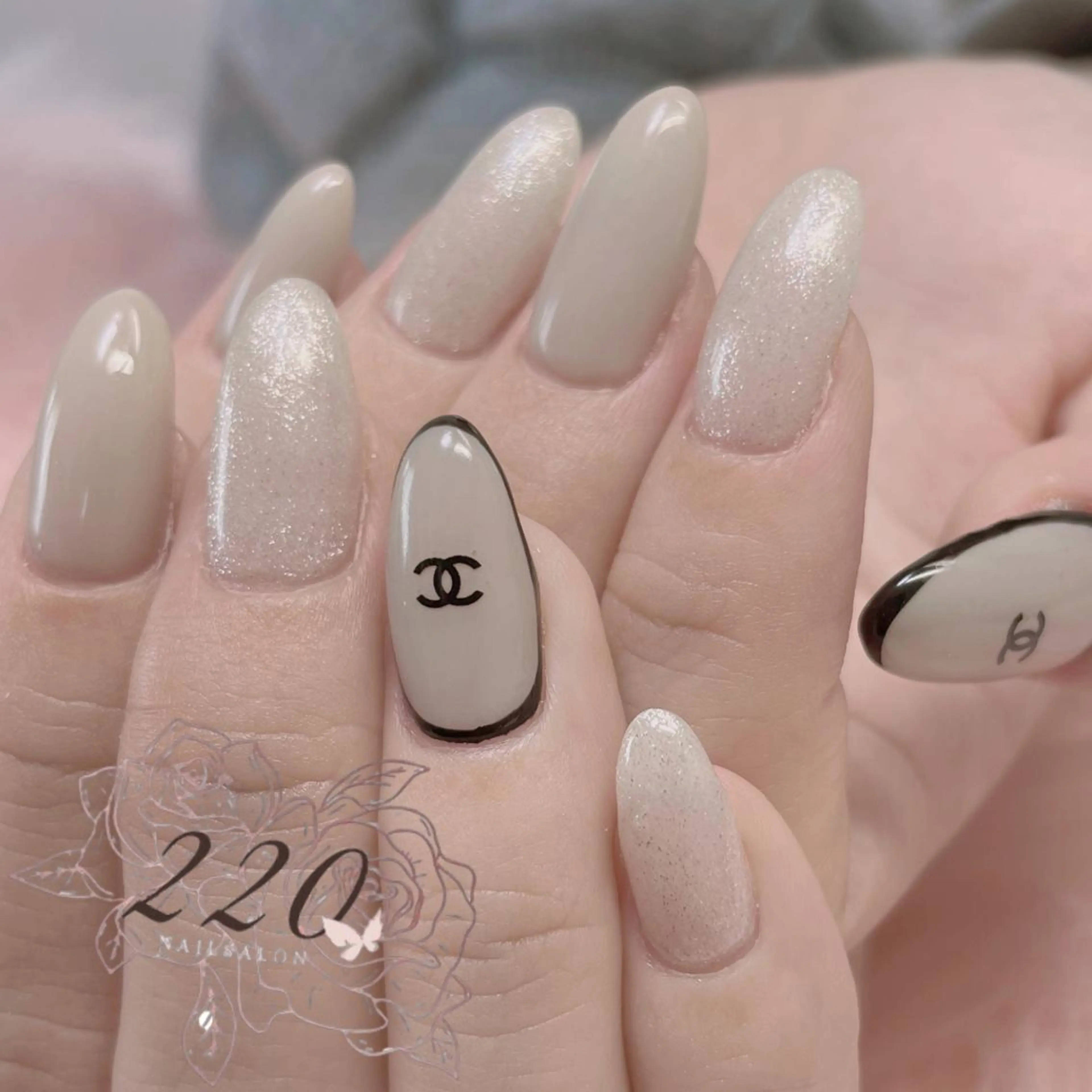 ミディアム nailsalon 220momokaのネイルデザイン