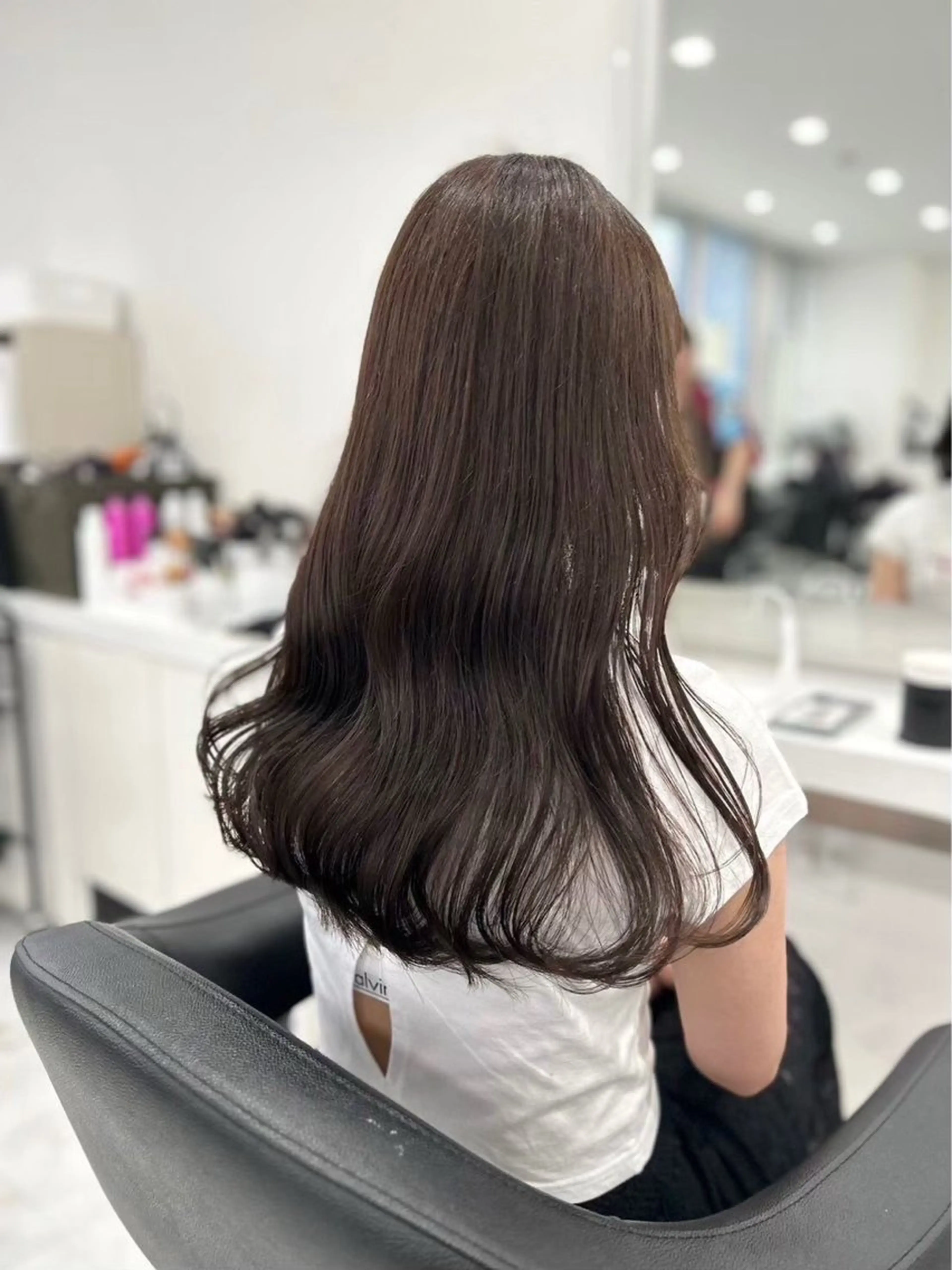 セミロング 透明感くすみカラー 🩶カナタ🩶のヘアスタイル