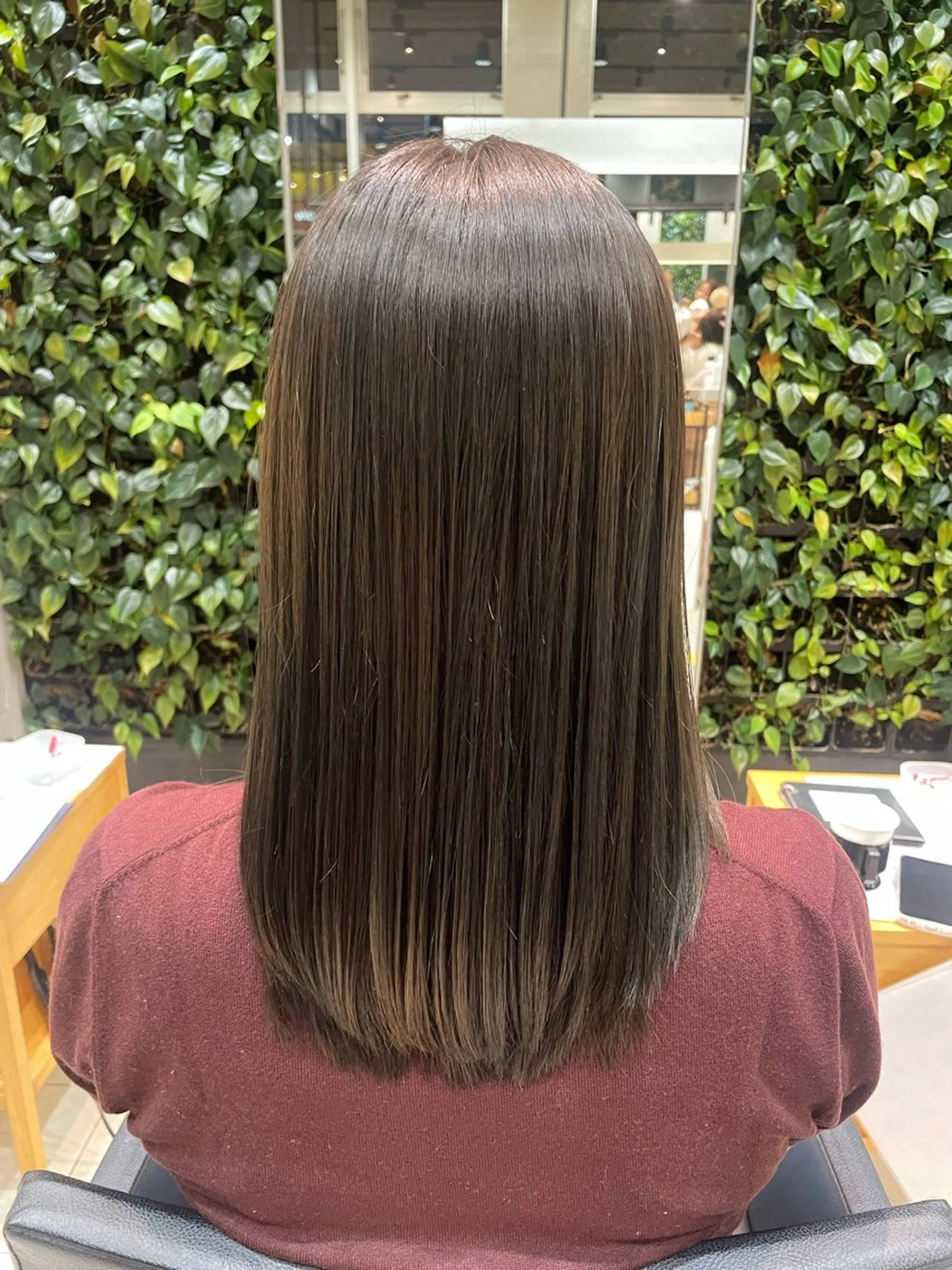 セミロング カラー パーマ 原 萌香のヘアスタイル