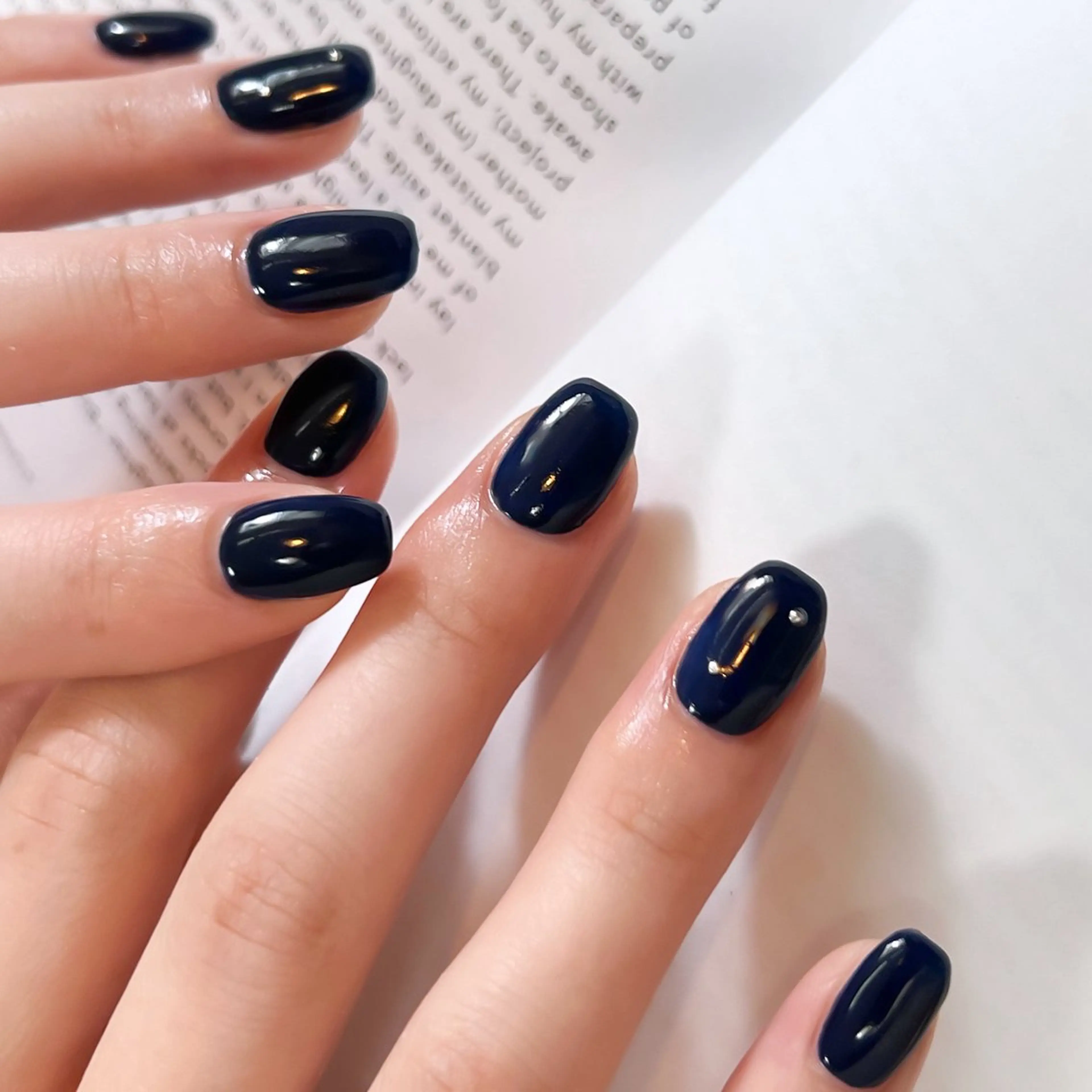 ネイル ネイビー ワンカラーネイル スクエアネイル 冬ネイル pointillé .ayaのネイルデザイン