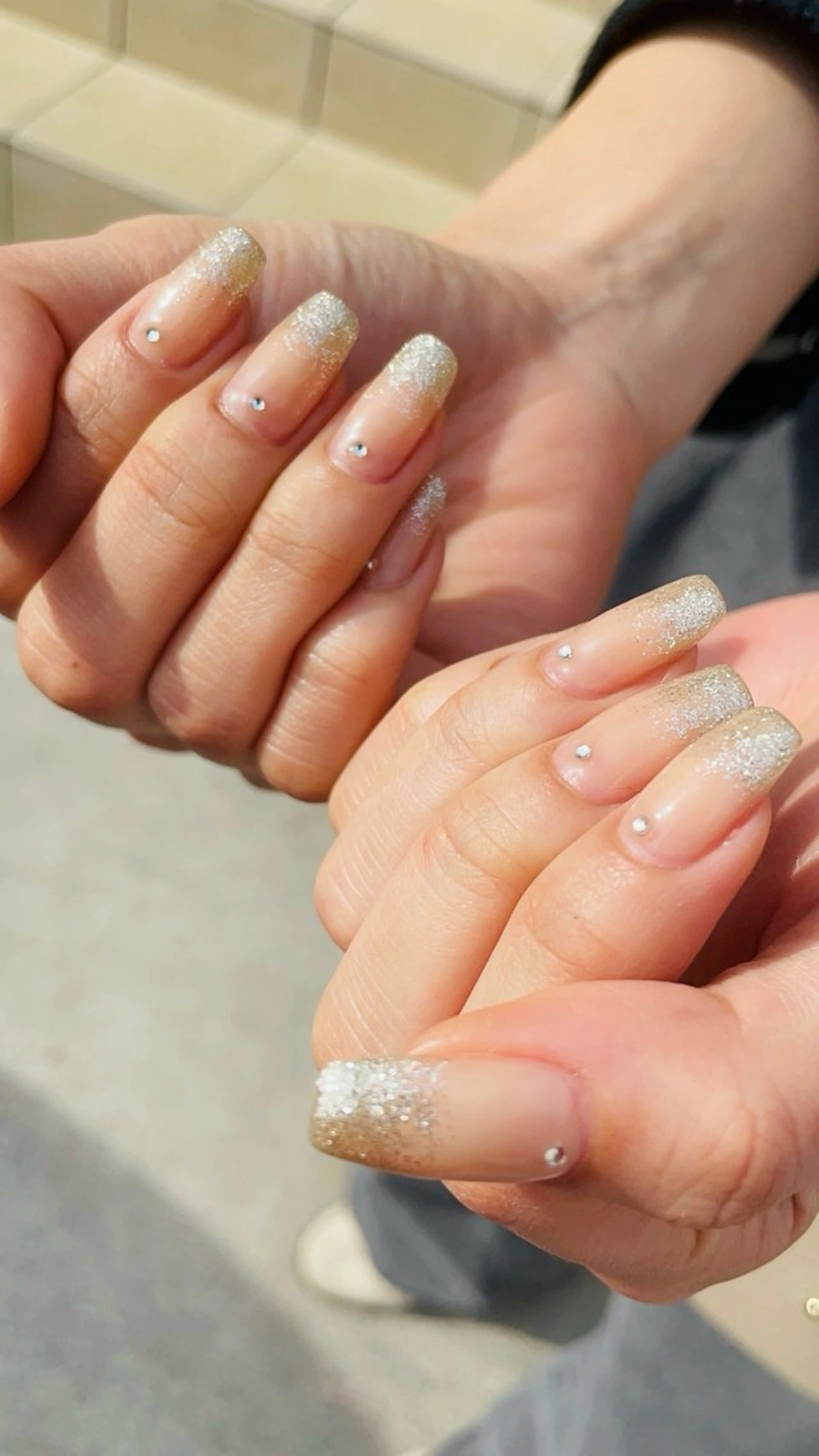 ネイル グラデーション ラメ(グリッター) ラメグラデーション シンプルネイル ストーンネイル Kuroki Yurikaのネイルデザイン