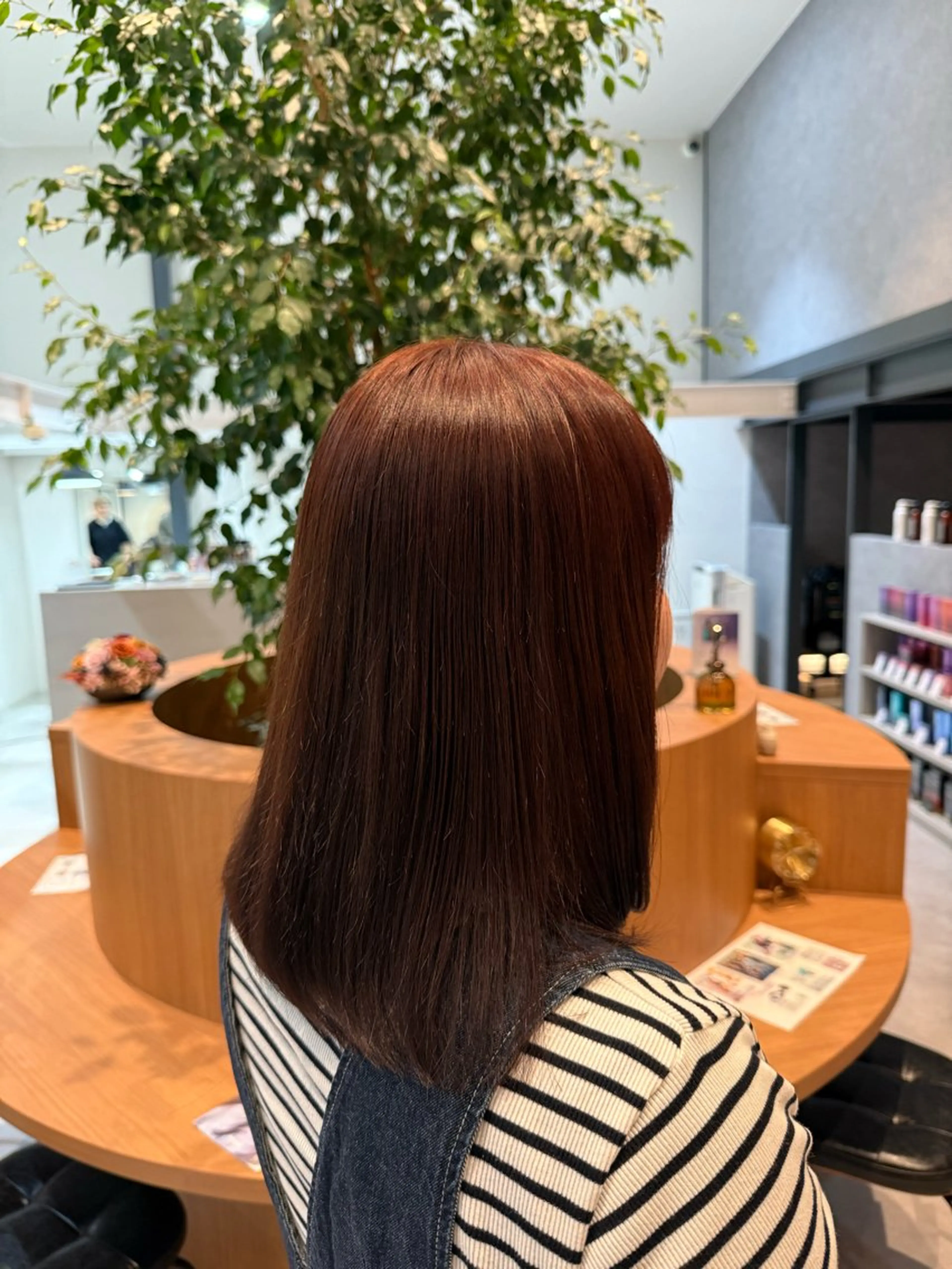 ミディアム カラー ブラウンカラー オレンジ オレンジブラウン カット ヘアカラー ayaka |トレンドヘアのヘアスタイル