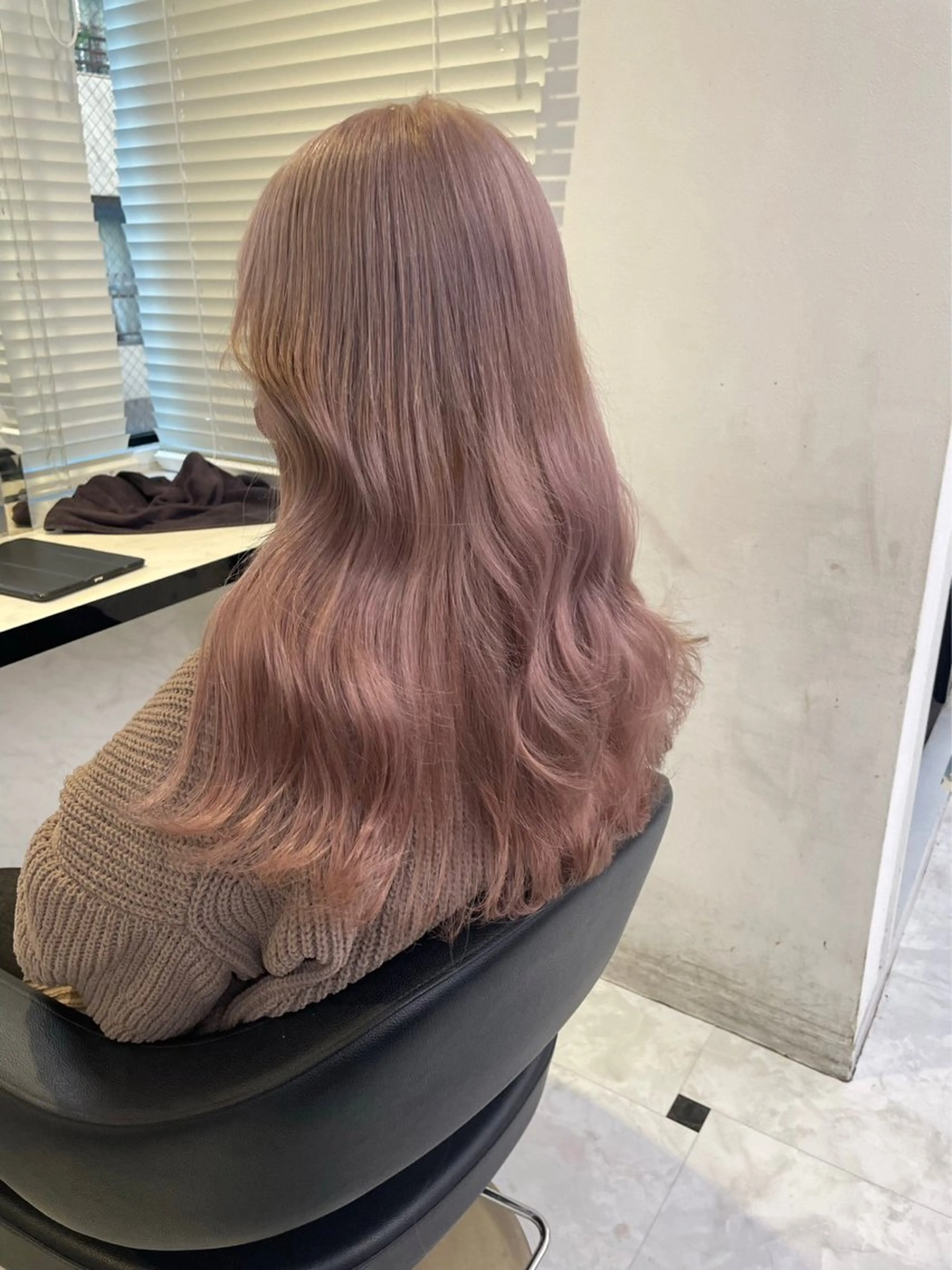 セミロング カラー ヘアアレンジ 韓国レイヤー＆ピンク 艶髪🩶maikoのヘアスタイル