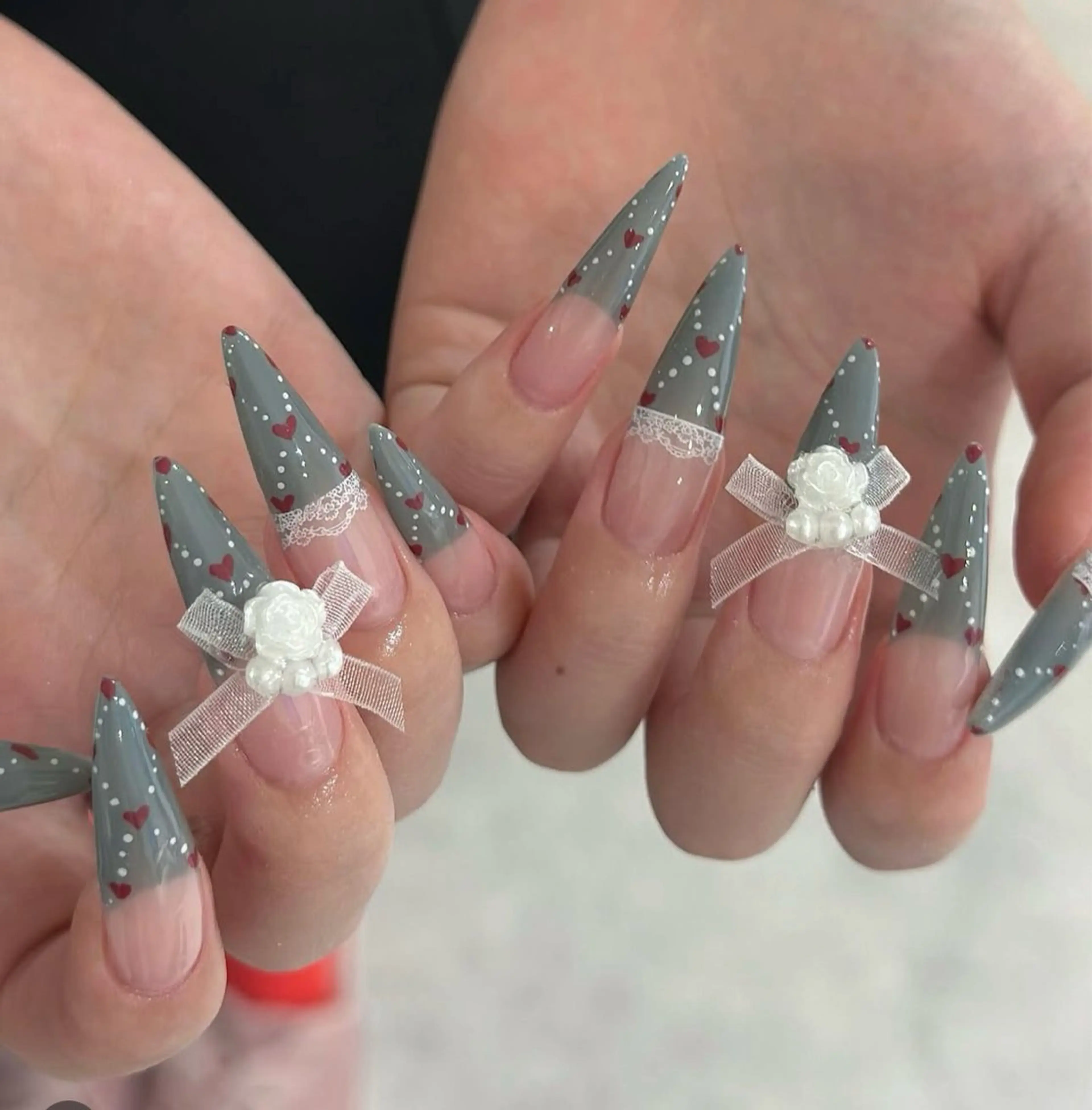 ネイル グラデーション キラキラネイル ワンカラーネイル 冬ネイル Jenn Nail Salonのネイルデザイン