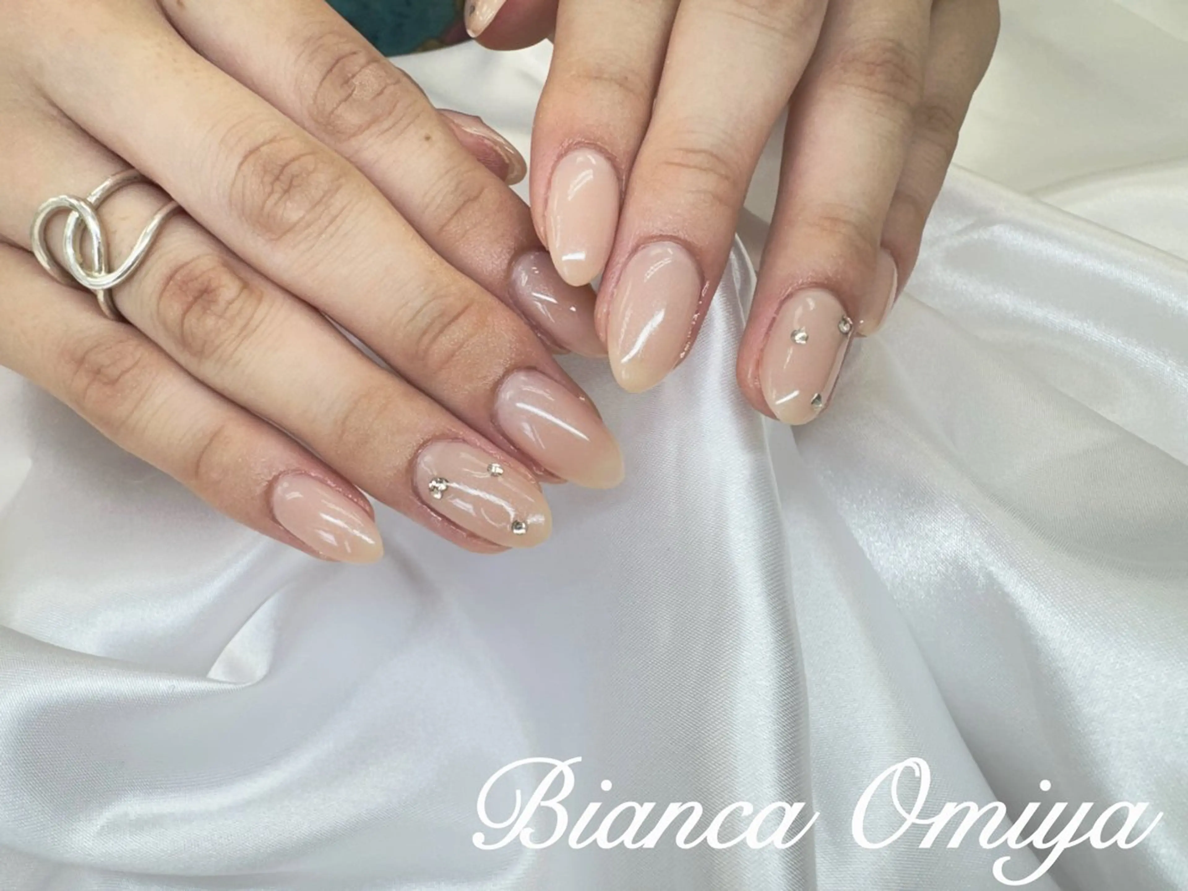 【オフあり】🙆🏻‍♀️ハンド💅🏻ワンカラーorグラデーション🫧ちゅるんネイル/パラジェル/大宮/シンプルコースの写真