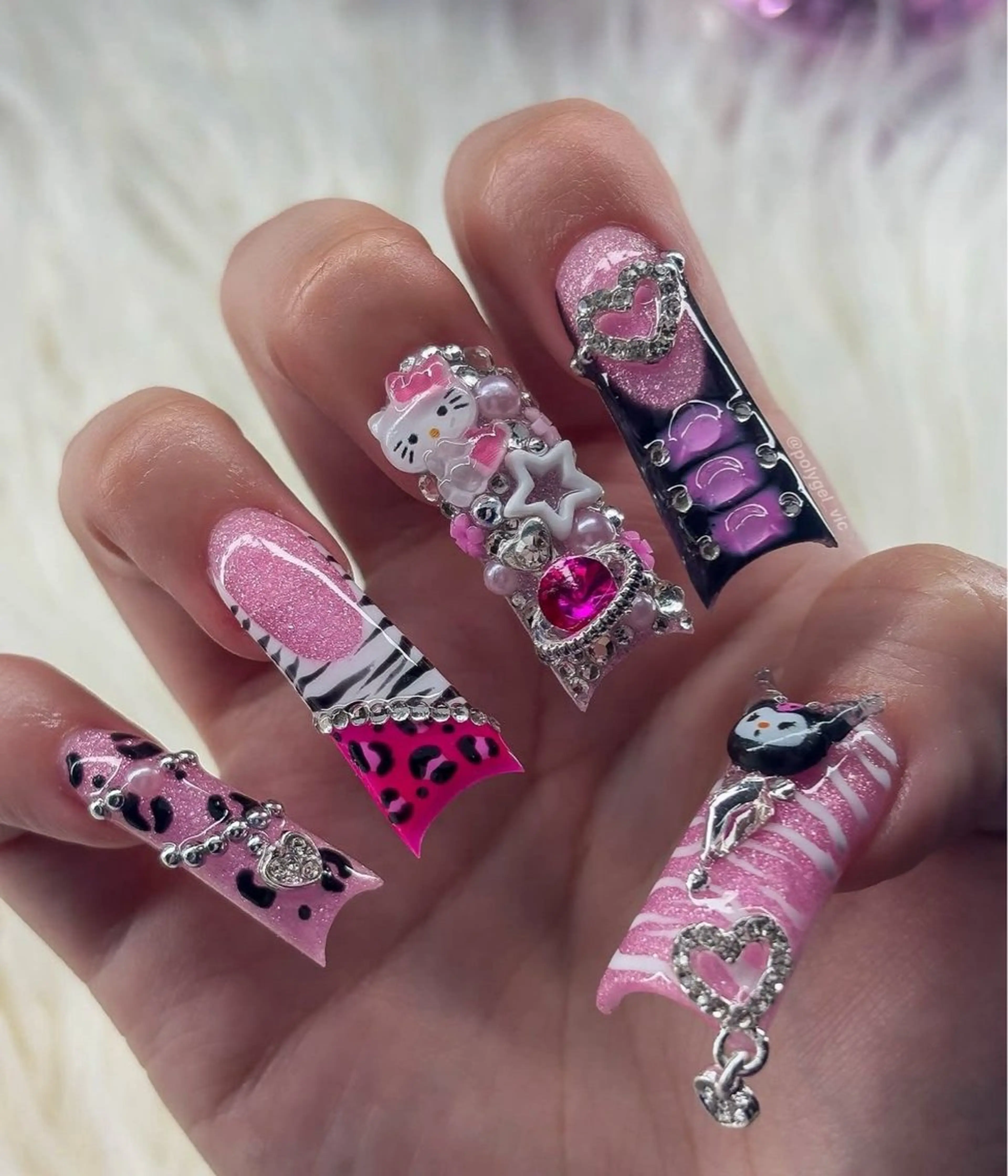 ネイル アートネイル ジェルネイル キラキラネイル 持ち込み ワンホンネイル ハンドネイル ハンドケア Panda chan Novaのネイルデザイン