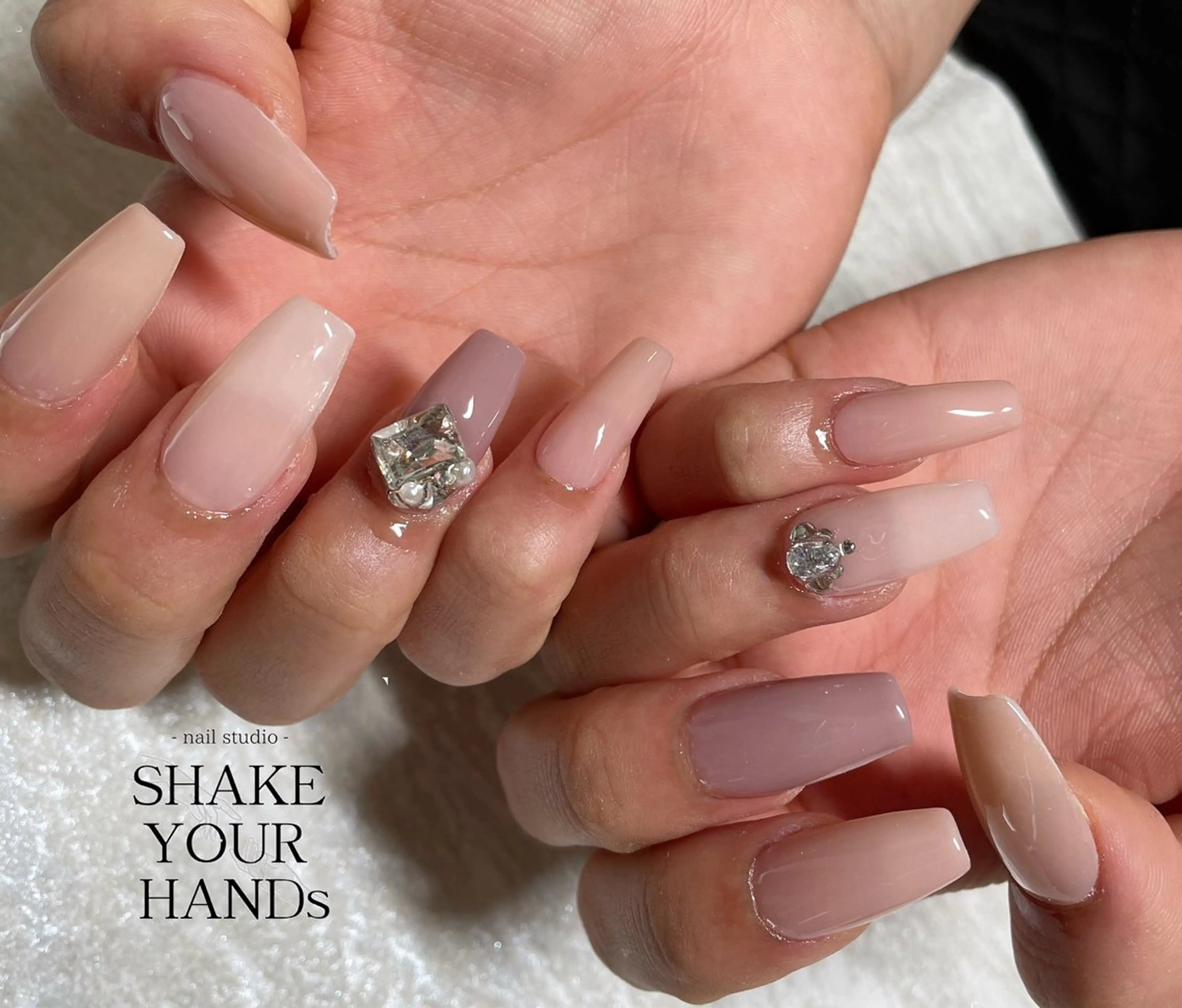 ネイル ネイルスタジオ シェイクユアハンズのネイルデザイン
