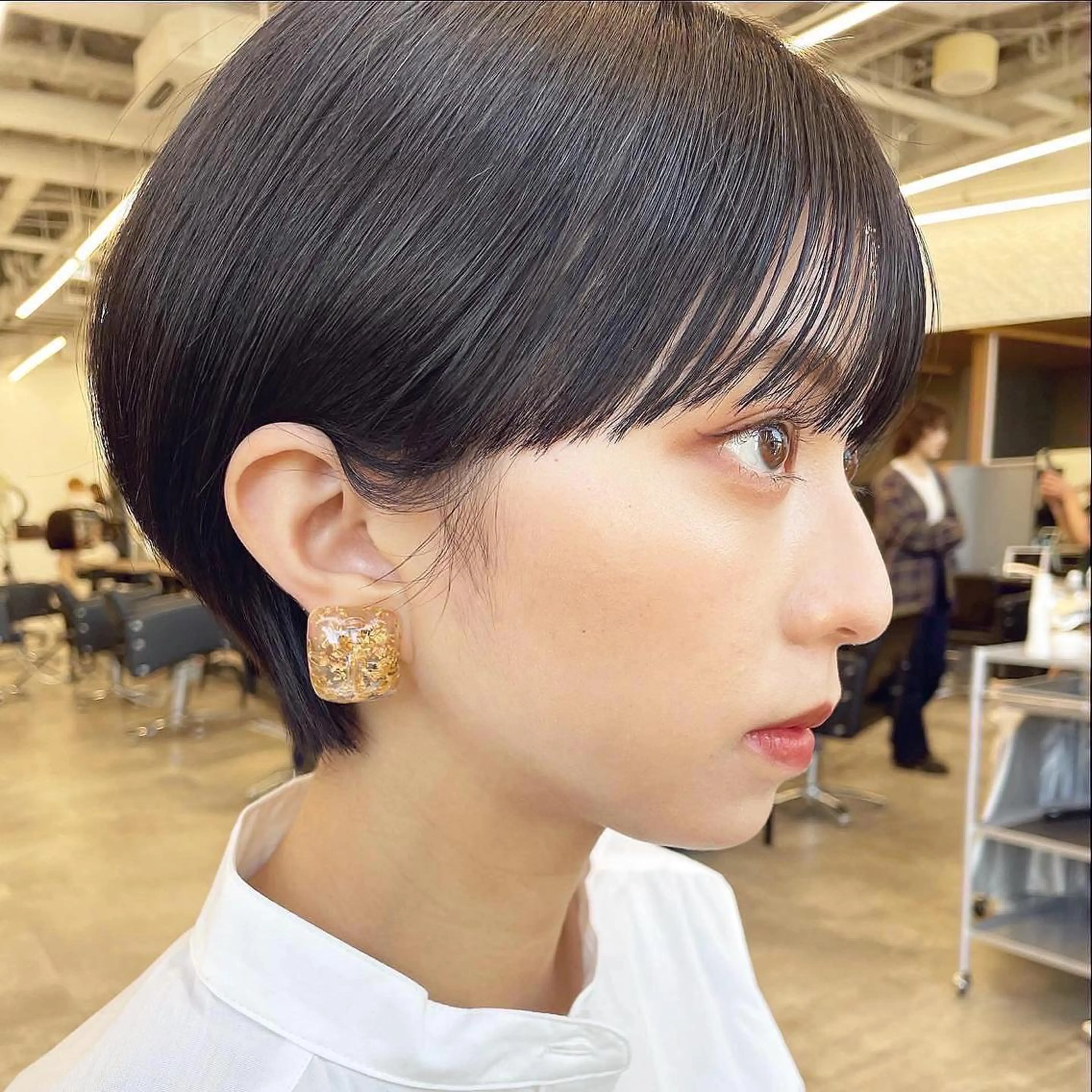 ショート ショートヘア レイヤー/ショート透 明感カラー/西田祐賀のヘアスタイル