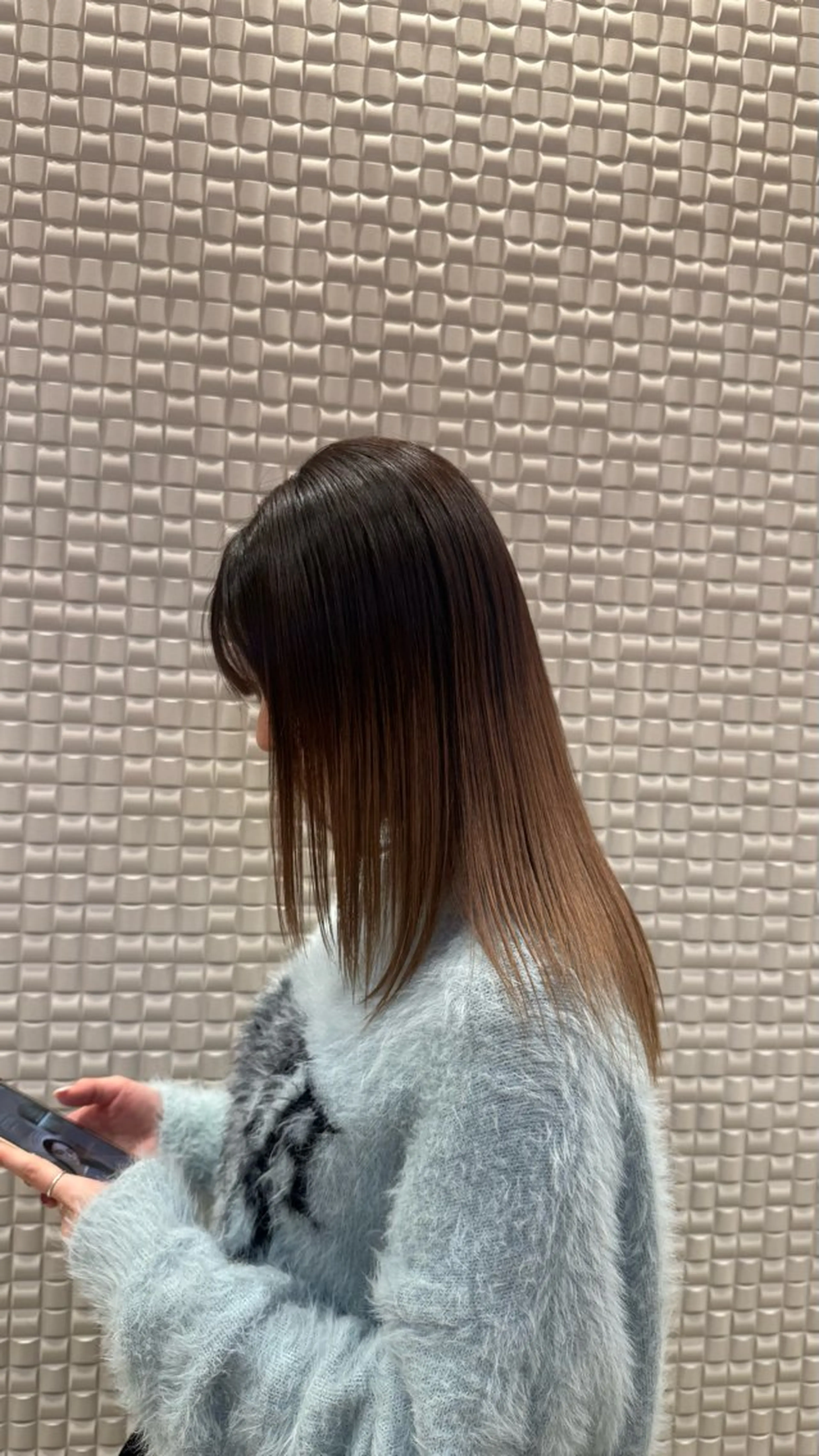 ミディアム 緑川 莉緒のヘアスタイル