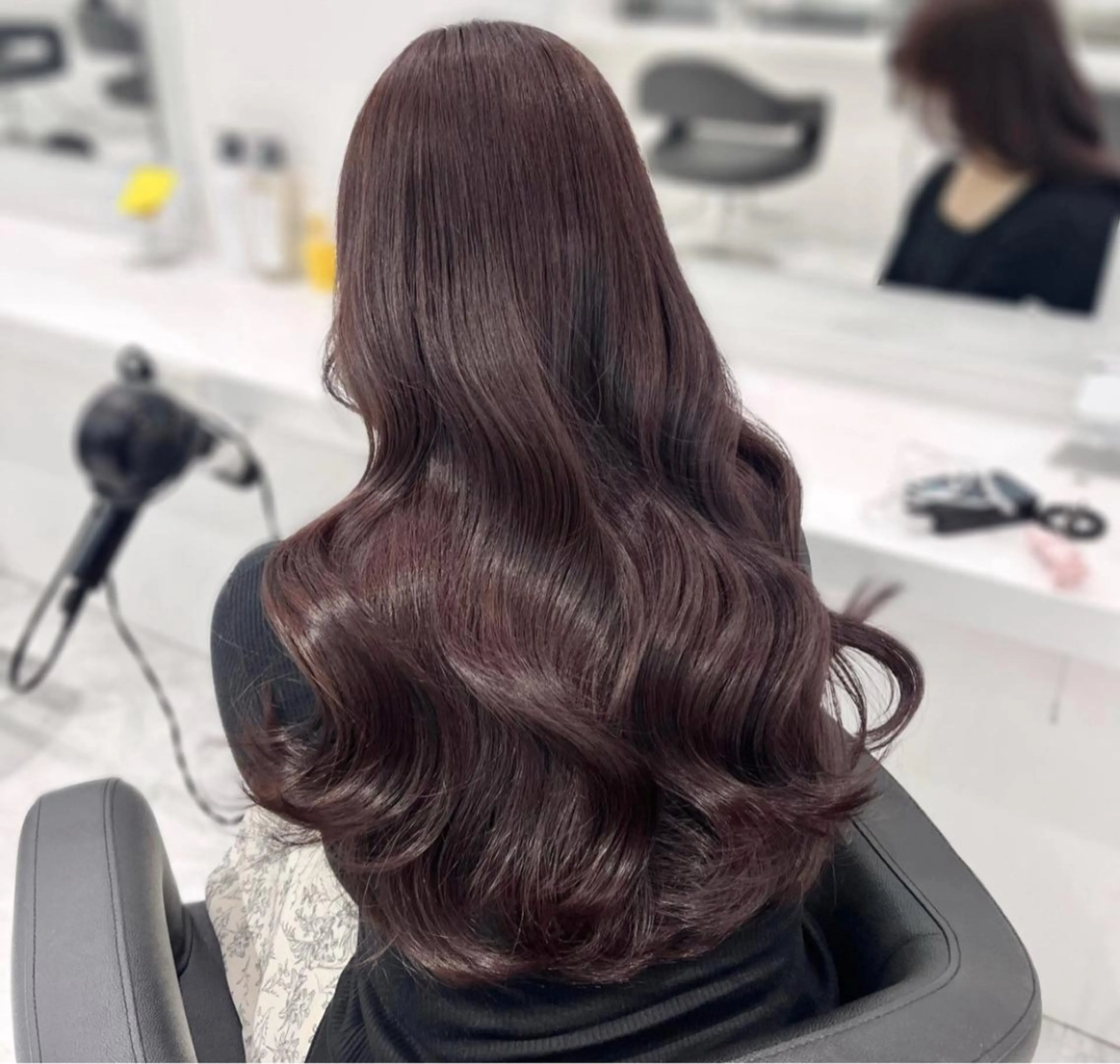 ロング ヘアカラー トリートメント 韓国ヘア/ブリーチ無 しWカラー/オリーブのヘアスタイル