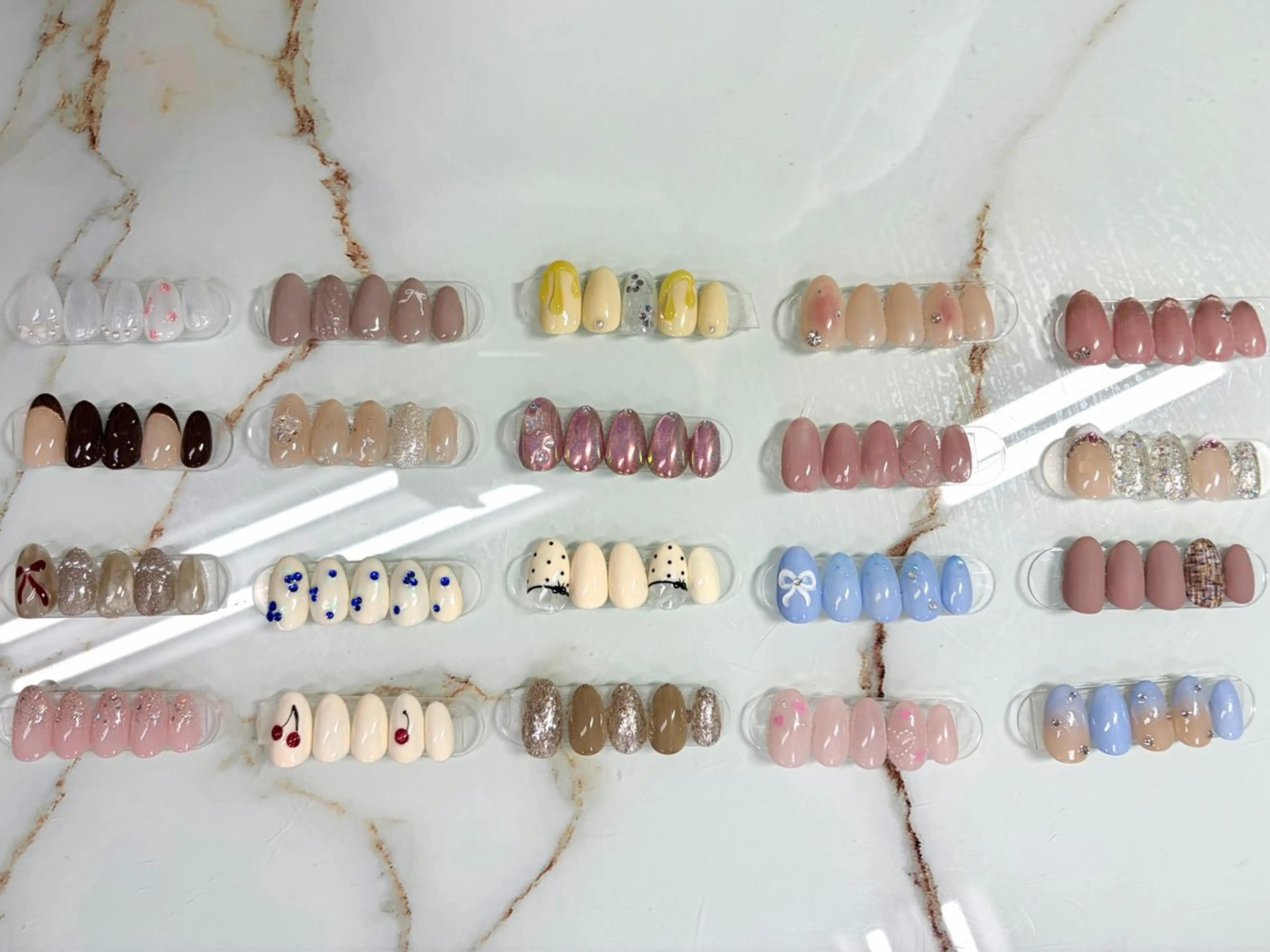 ネイル アートネイル ジェルネイル ハート 韓国ネイル マグネットネイル ハンドネイル Nail Neige🐈🌙のネイルデザイン