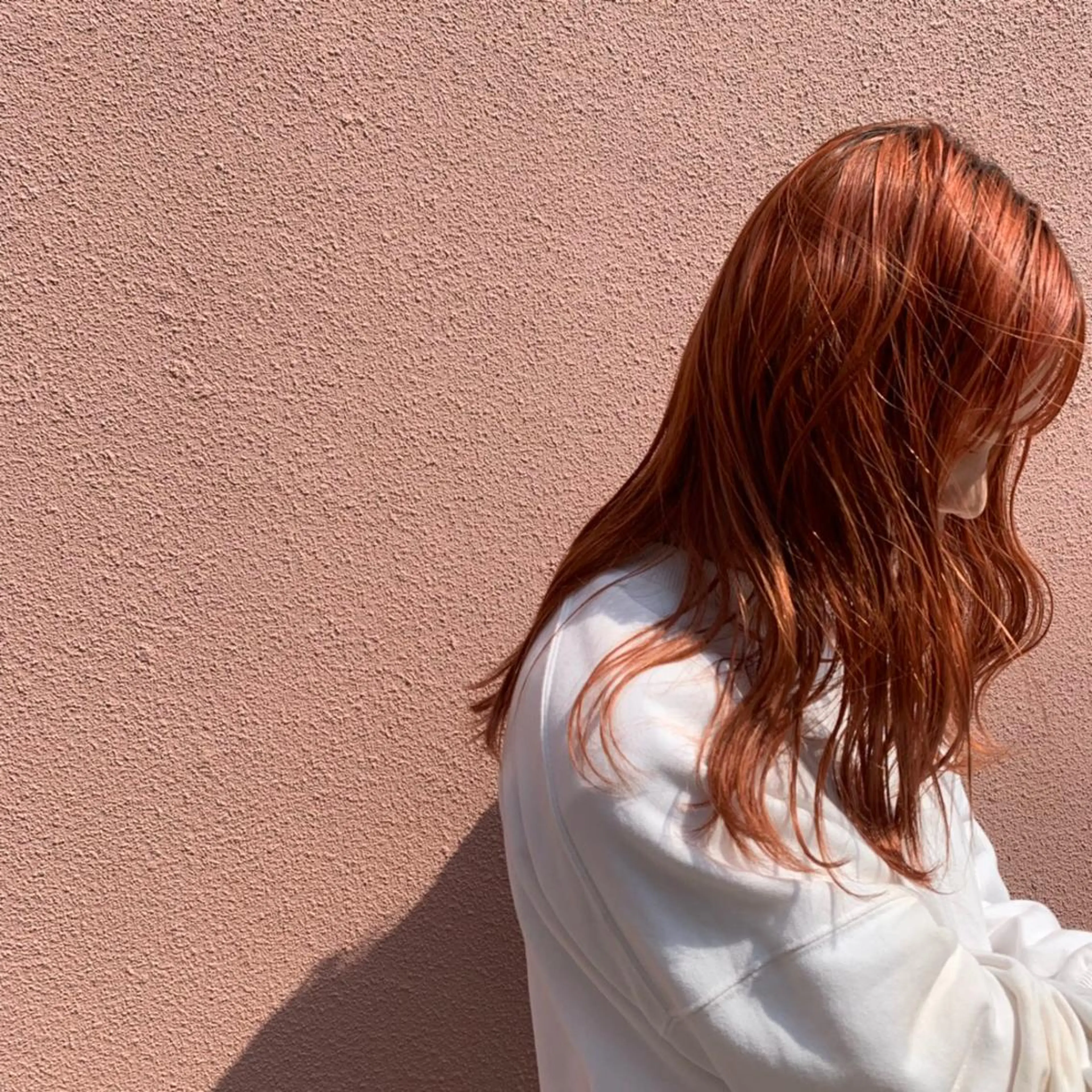セミロング カラー ベージュカラー オレンジ オレンジベージュ ANNA ／艶髪／ハイトーンのヘアスタイル