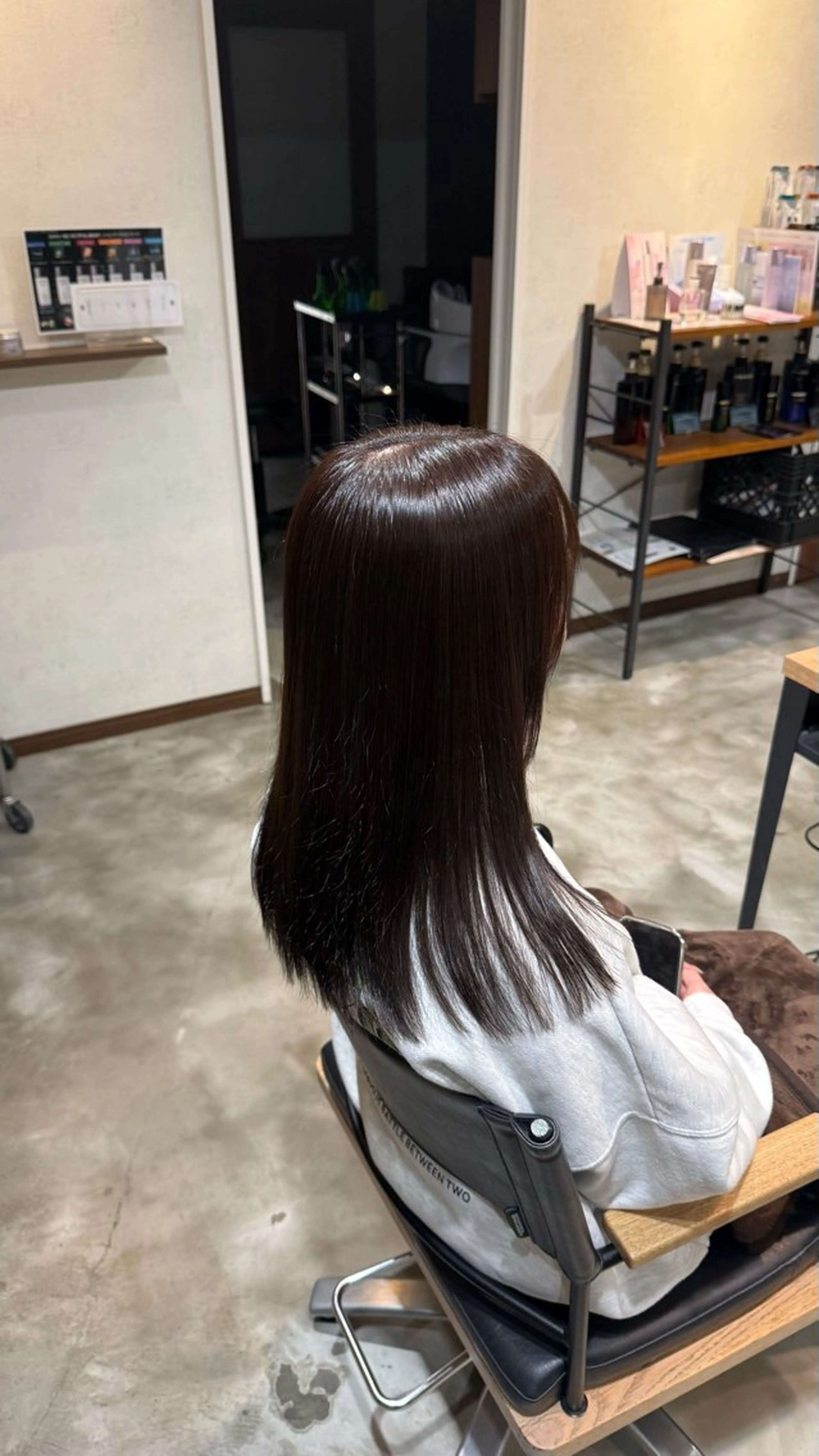 カラー 江利川 紫音のヘアスタイル