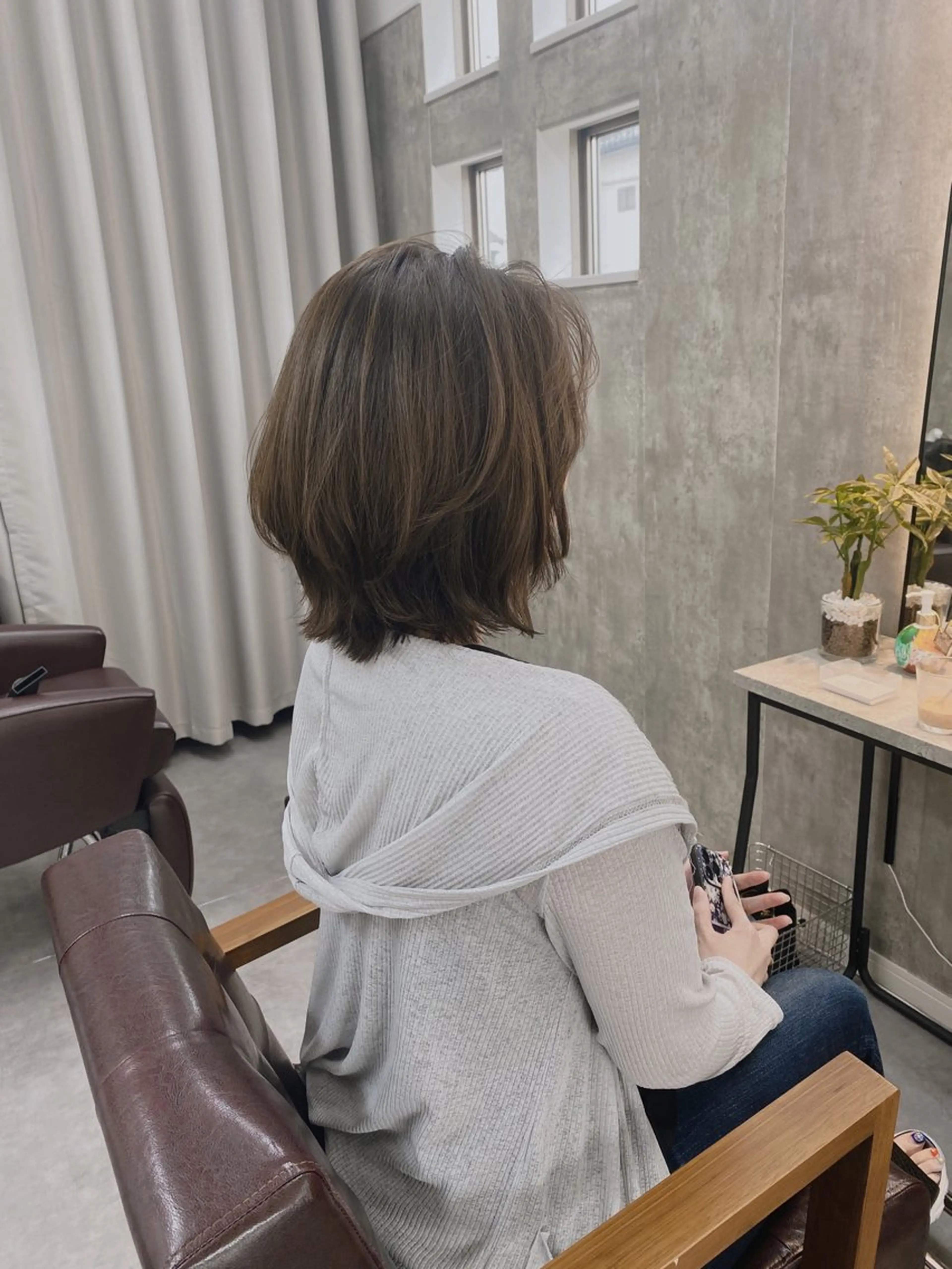 ミディアム カラー ウルフカット 1席のみの 美容室IKKIのヘアスタイル