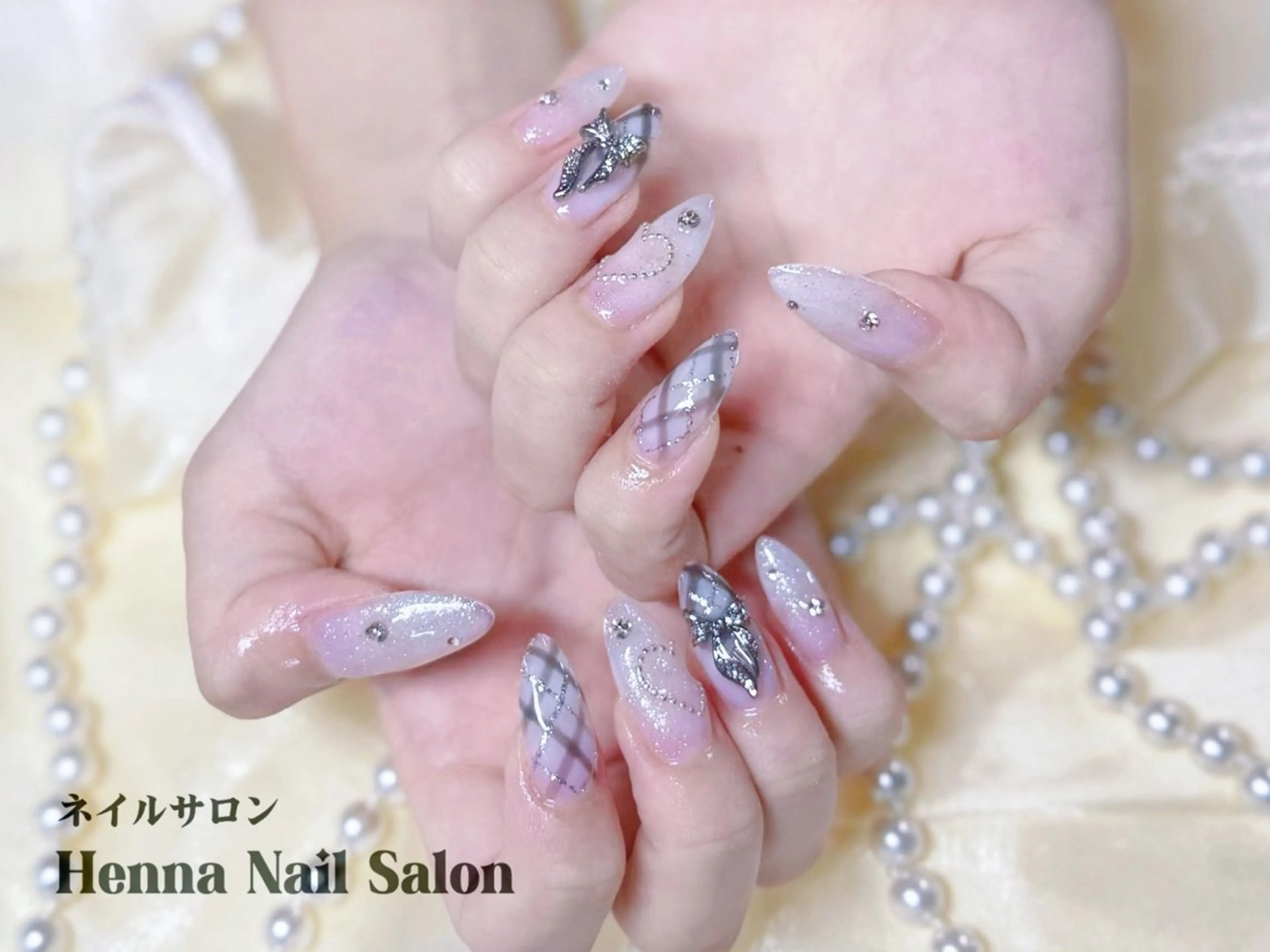 ネイル Henna Kongssalonのネイルデザイン