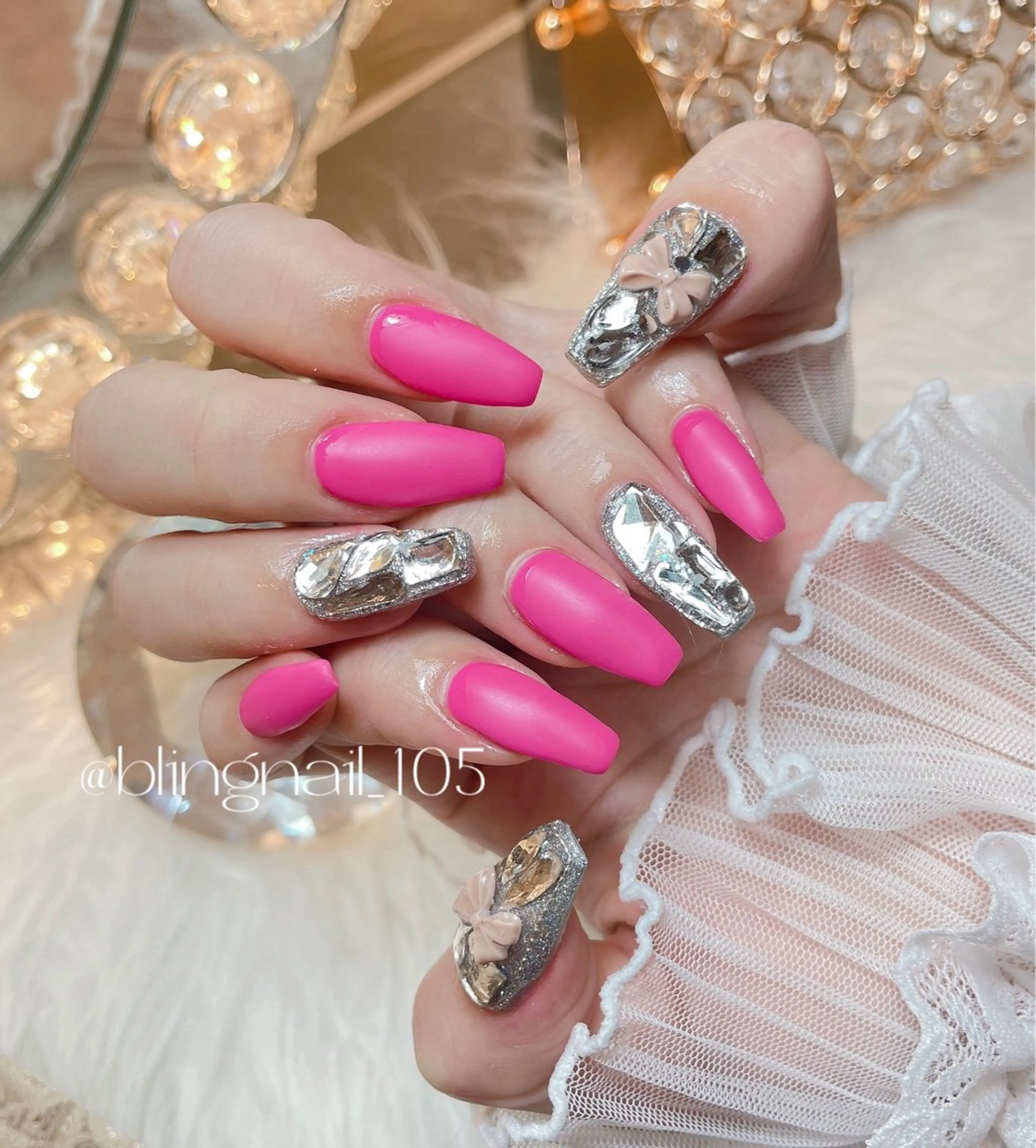 ネイル 23時まで❤︎韓国、 ワンホンネイルのネイルデザイン