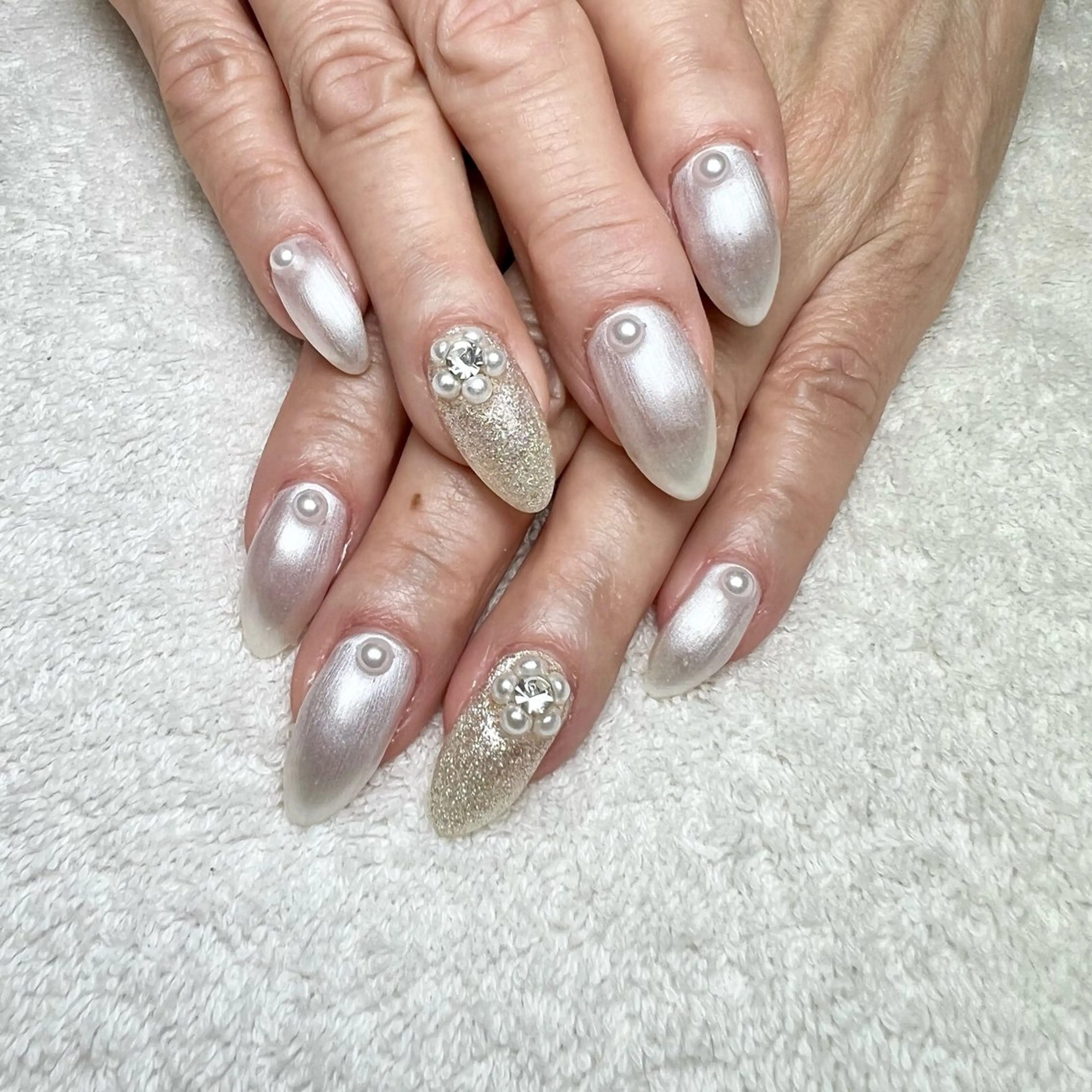 ネイル フラワーネイル ロングネイル ハンドネイル COCO+所属・COCO +のエステ・リラクイメージ