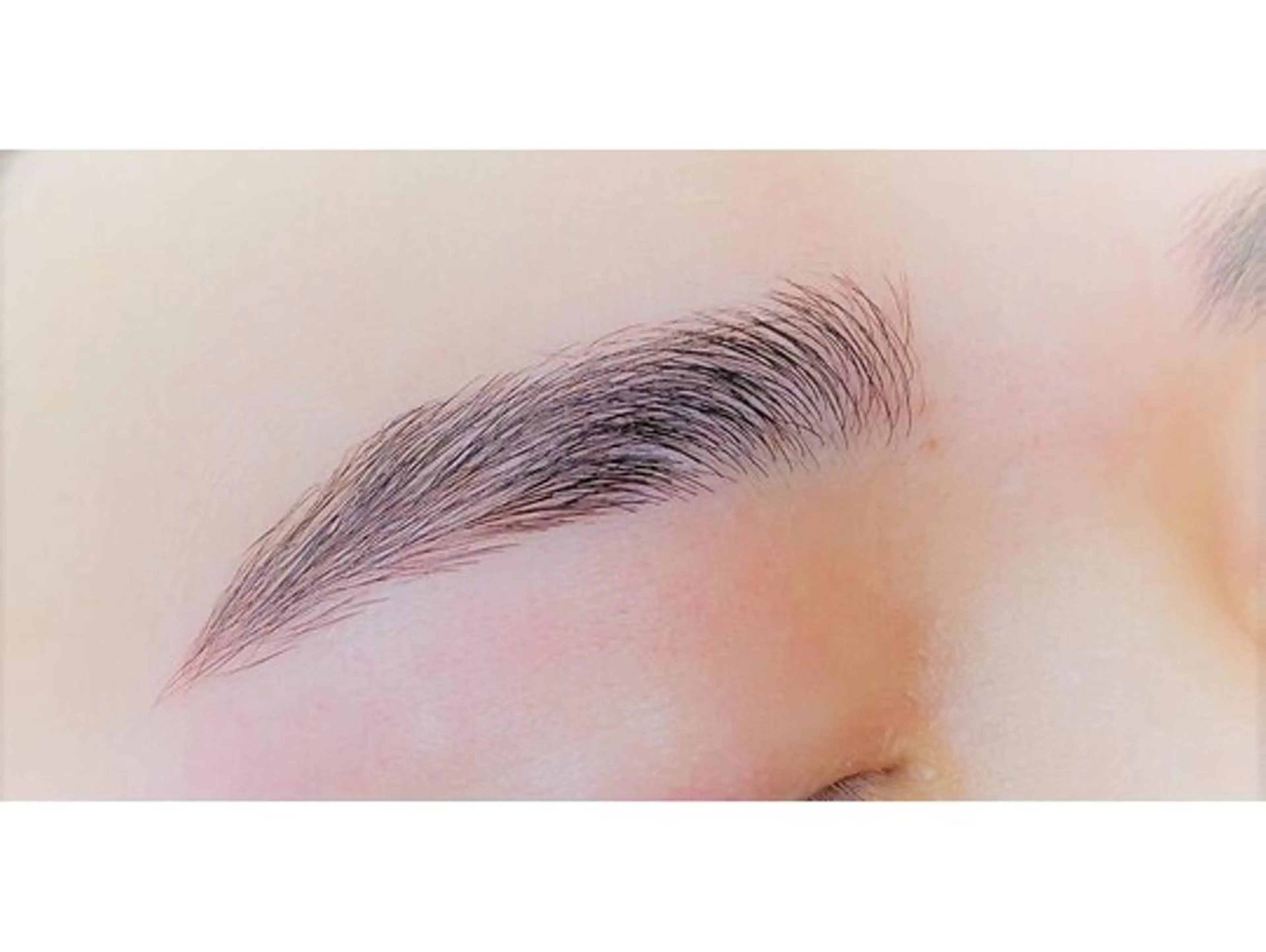 アイブロウ ワックス脱毛 眉カット Albicocco所属・Albicocco 《アルビコッコ》のマツエク・マツパデザイン