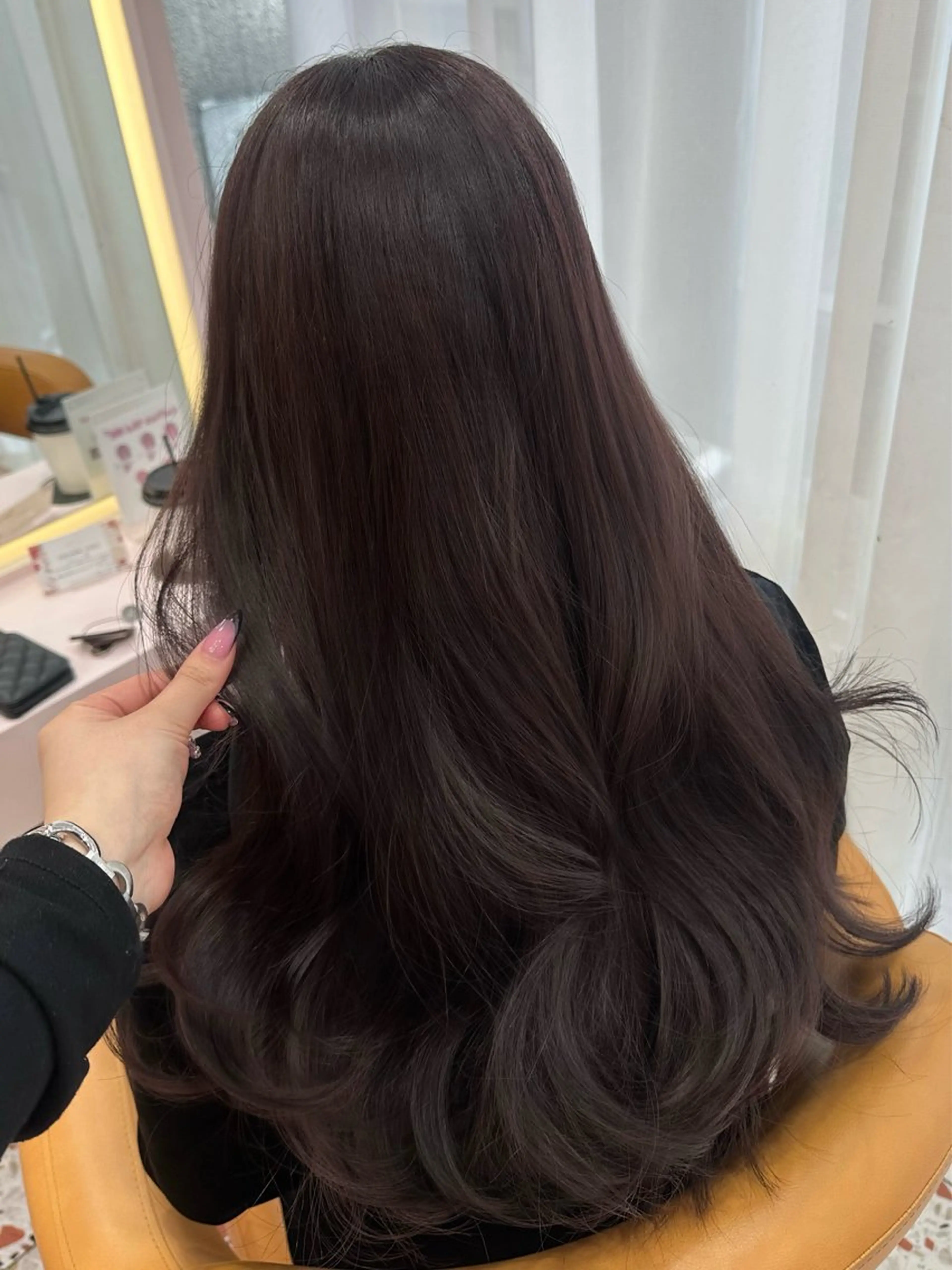 ロング カラー グレージュ ラベンダーカラー ラベンダーグレージュ ラベンダーグレー ヘアカラー トリートメント 𝑴𝑶𝑲𝑨渋谷 トレンド韓国ヘア🩷のヘアスタイル
