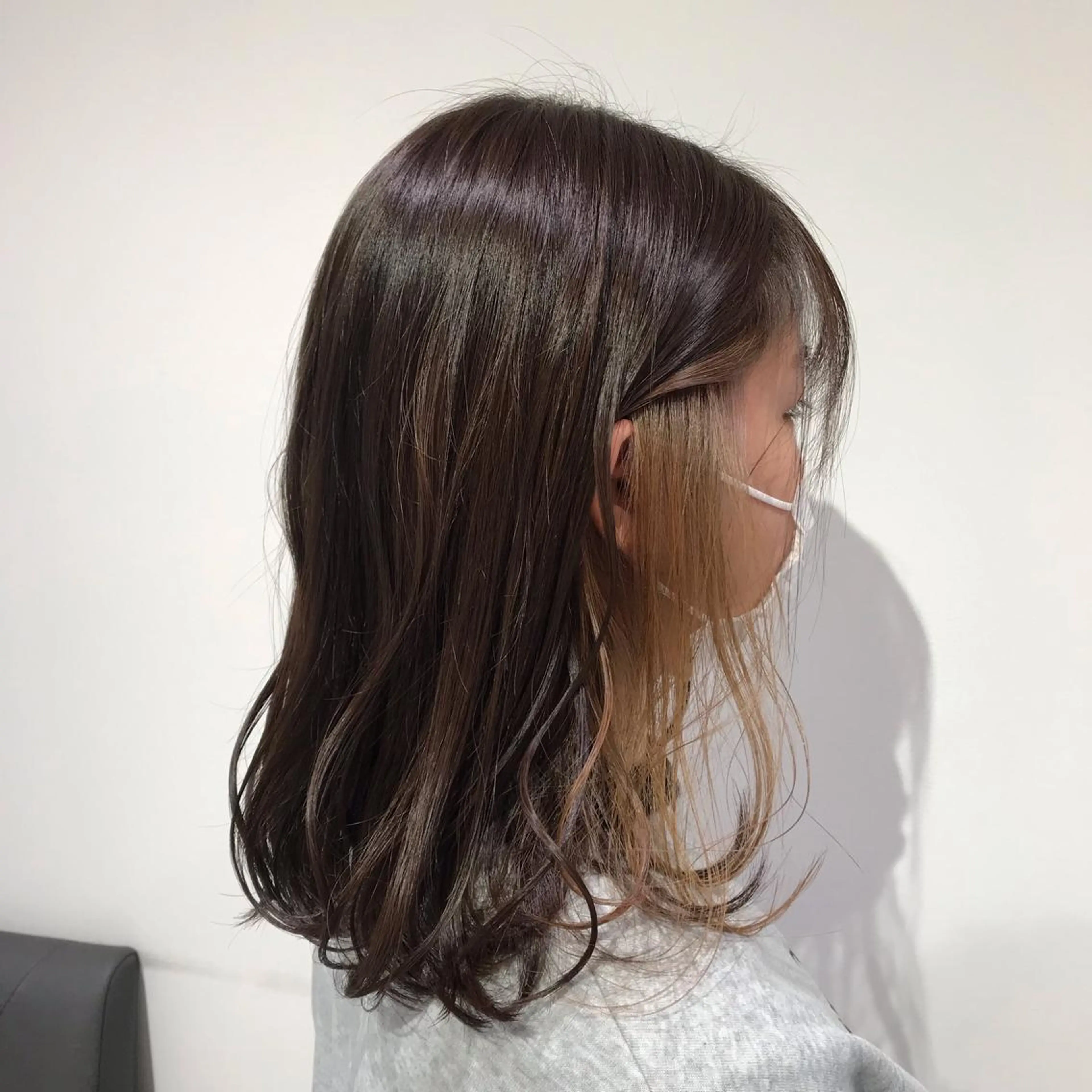 セミロング カラー ベージュカラー イヤリングカラー グレージュ ヘアカラー トリートメント 【暖色カラー特化】 中山由梨のヘアスタイル