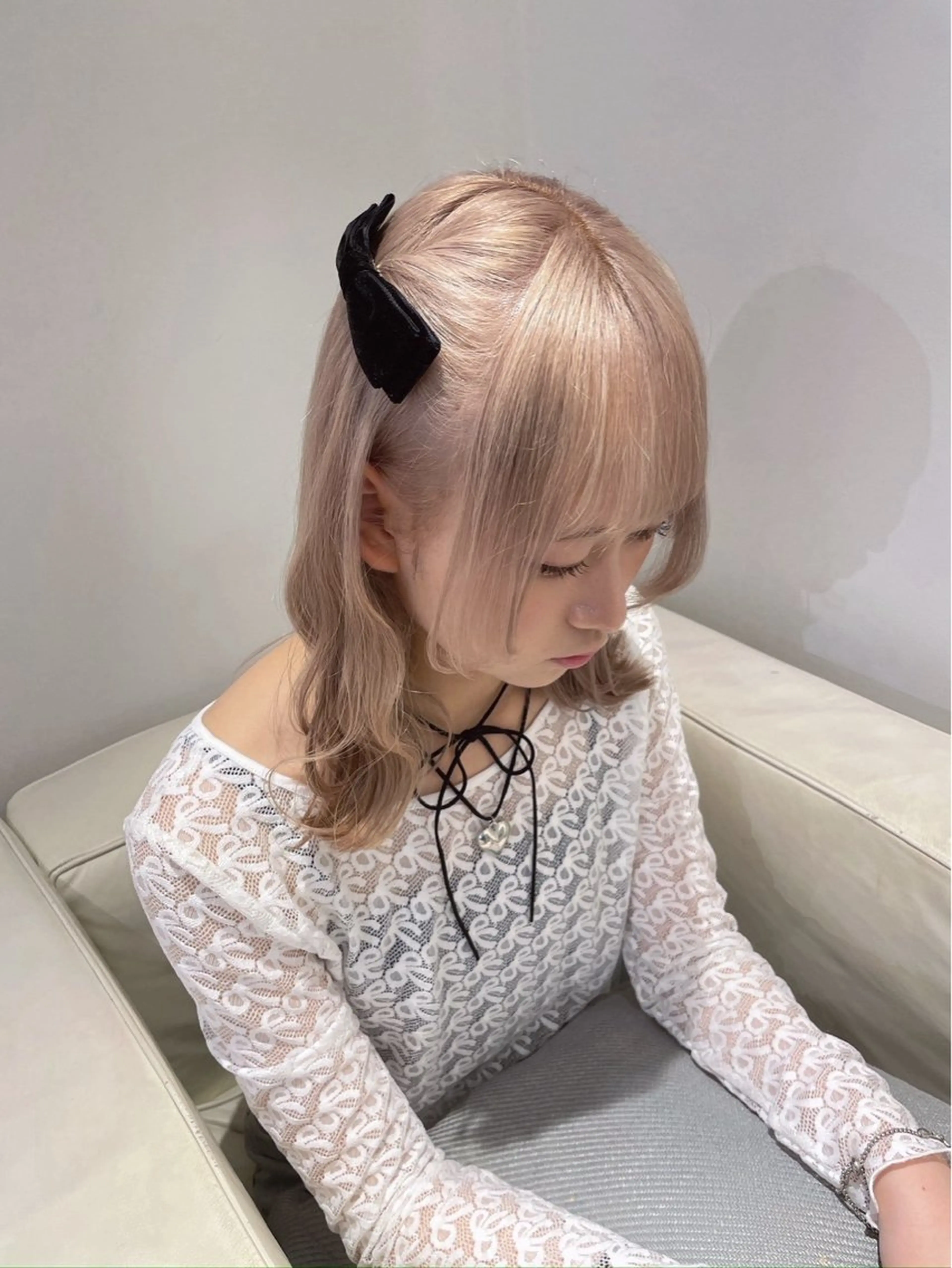 セミロング カラー ブリーチ 透明感カラー ハイトーンカラー ヘアカラー ハイトーンカラー💞 くるみ🎀のヘアスタイル