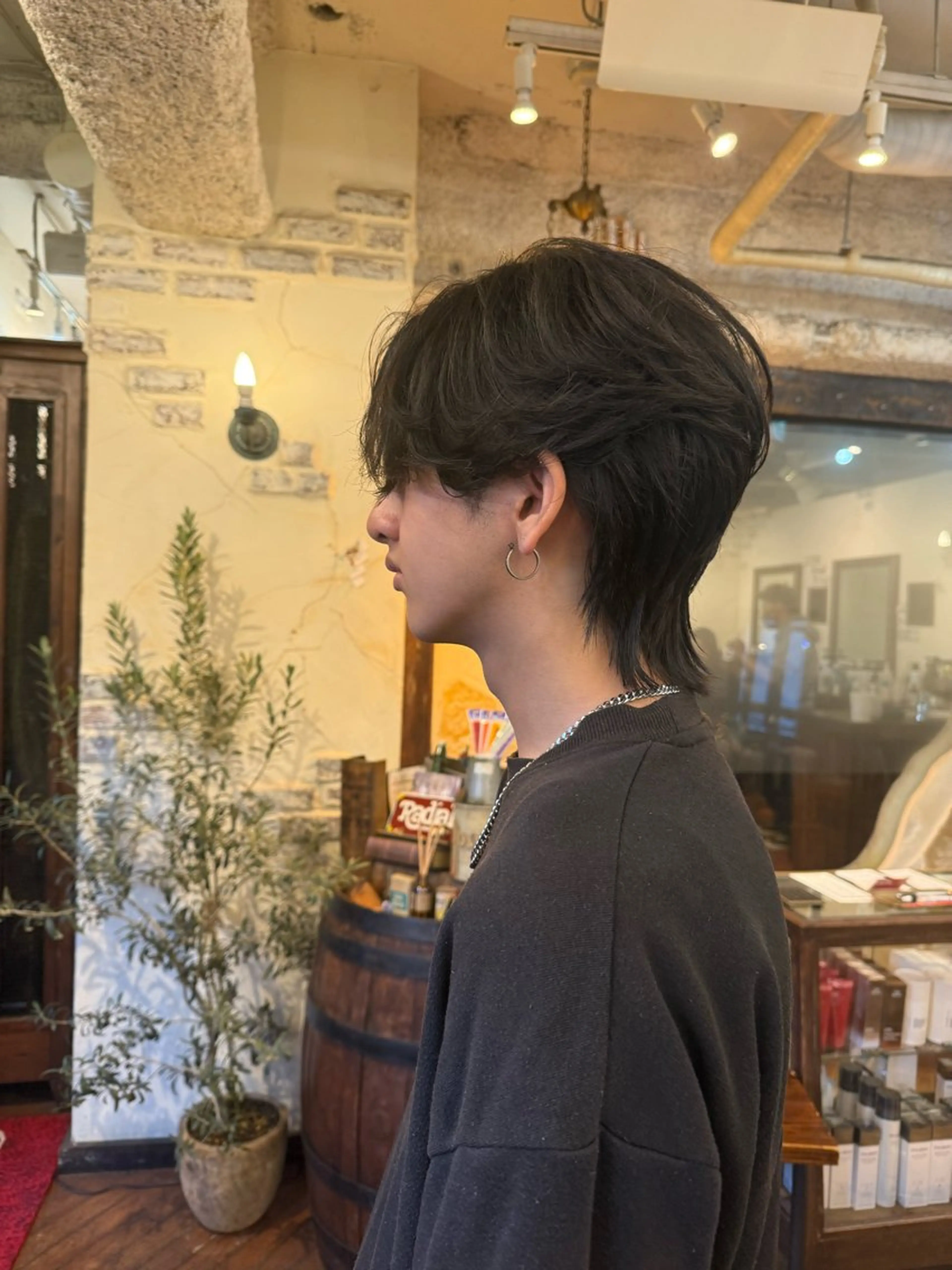 ミディアム ウルフカット カット Radial 藤澤　志のヘアスタイル