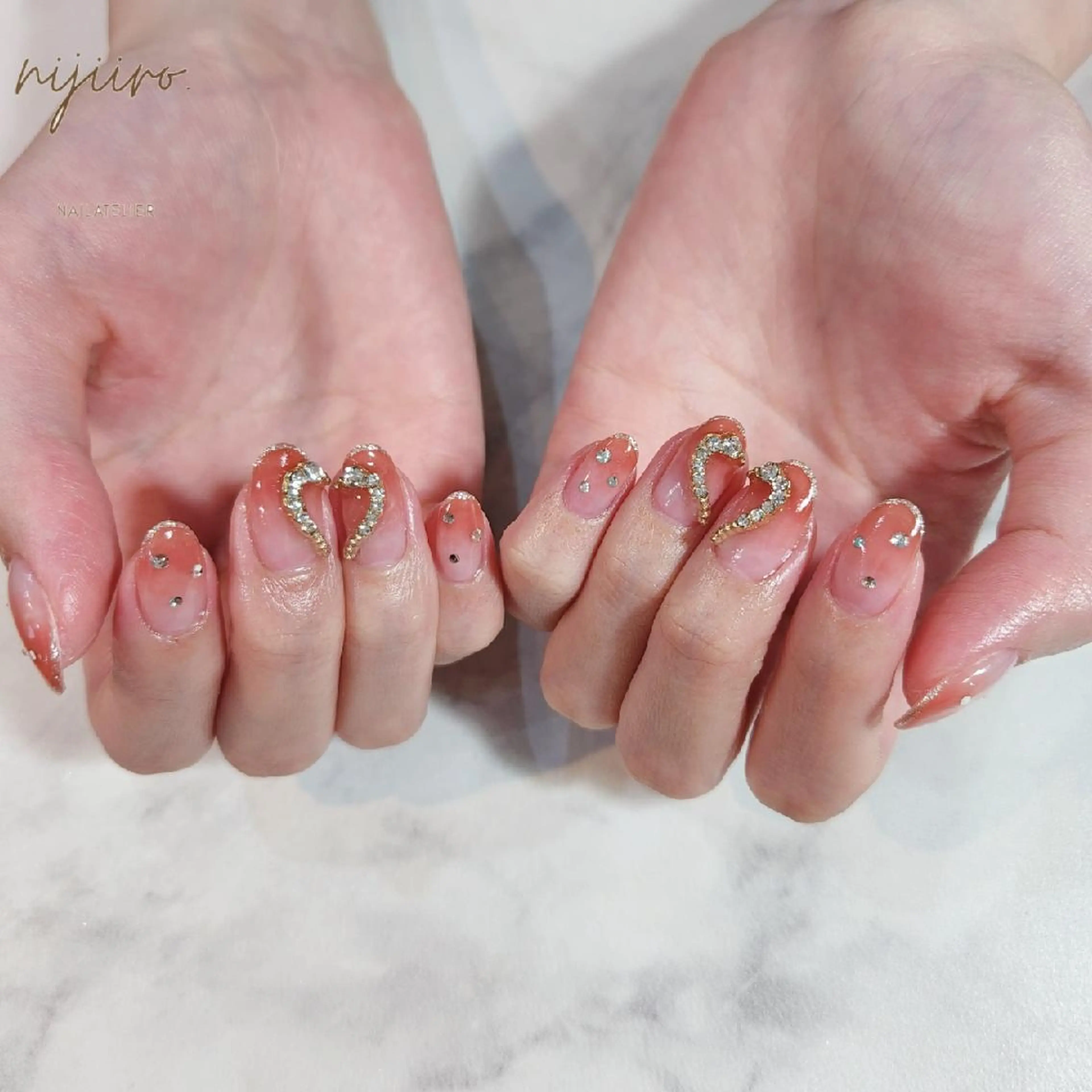 ネイル ハンドネイル nailatelier nijiiro.所属・nijiiro🌈 サトウのネイルデザイン