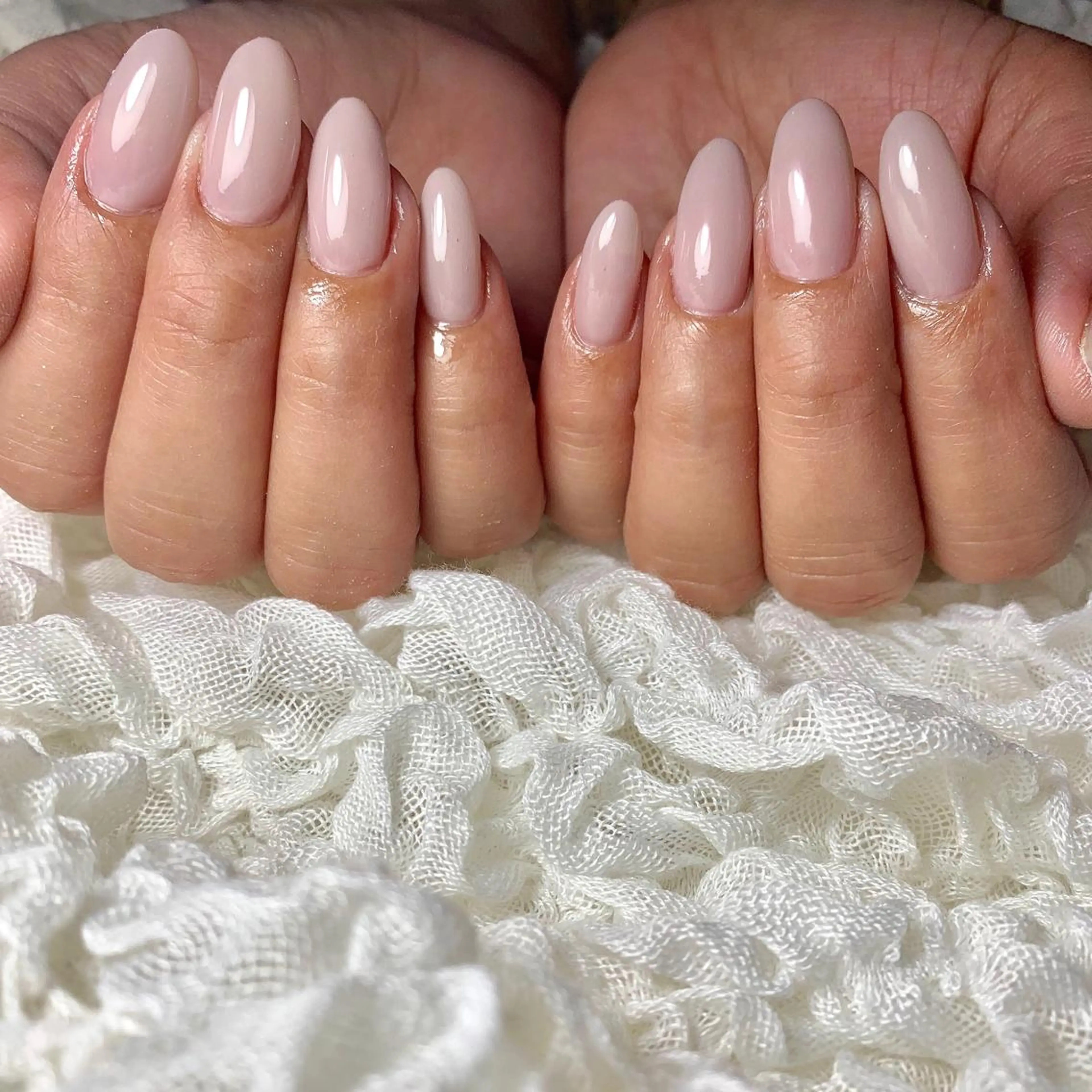 ネイル ジェルネイル ロングネイル ワンカラーネイル 春ネイル ハンドネイル 土屋 智子のエステ・リラクイメージ