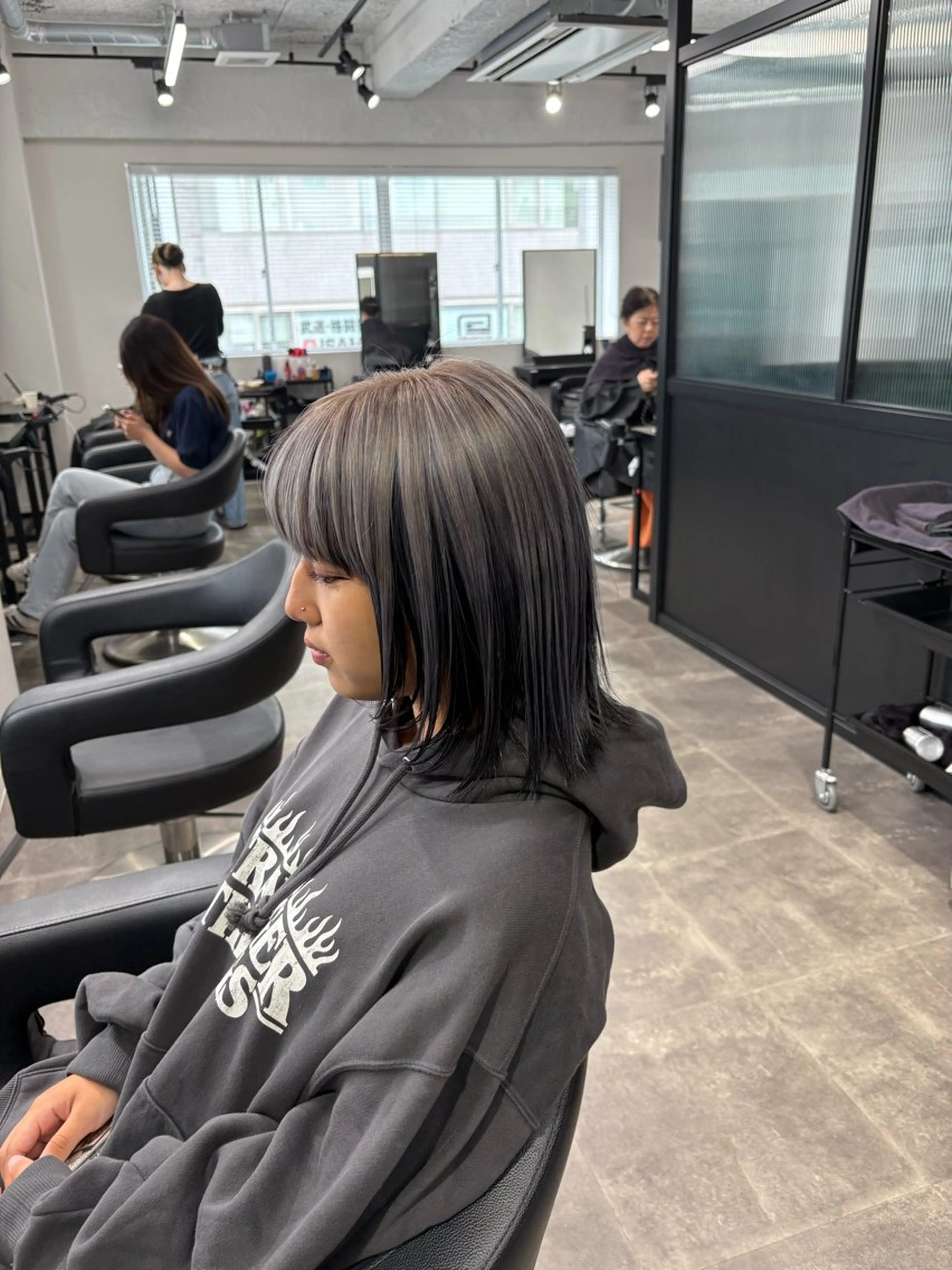 ショート カラー ヘアカラー ヘアセット 韓国/トレンド レイヤー【101】のヘアスタイル