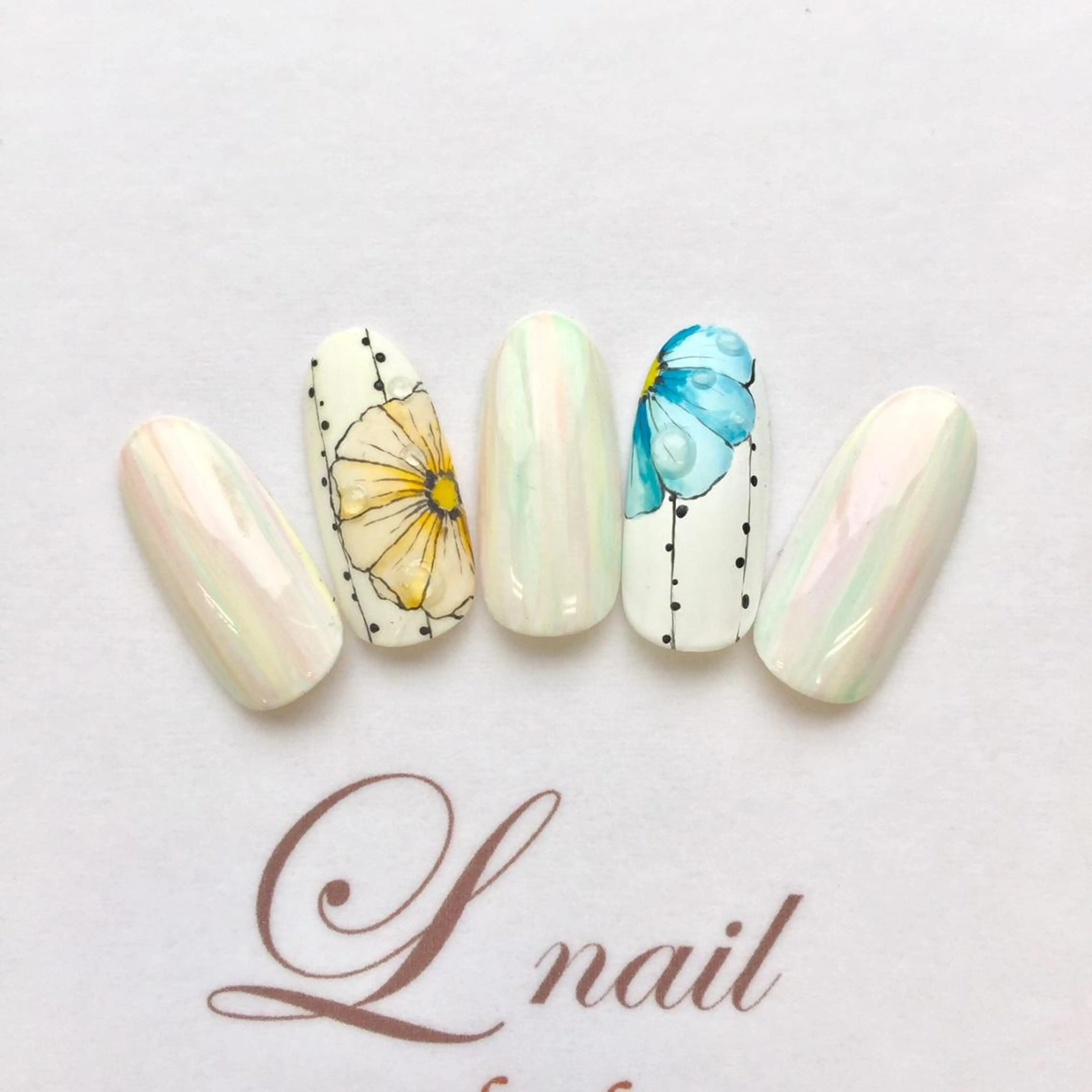 ネイル エルネイル アシスタントのネイルデザイン