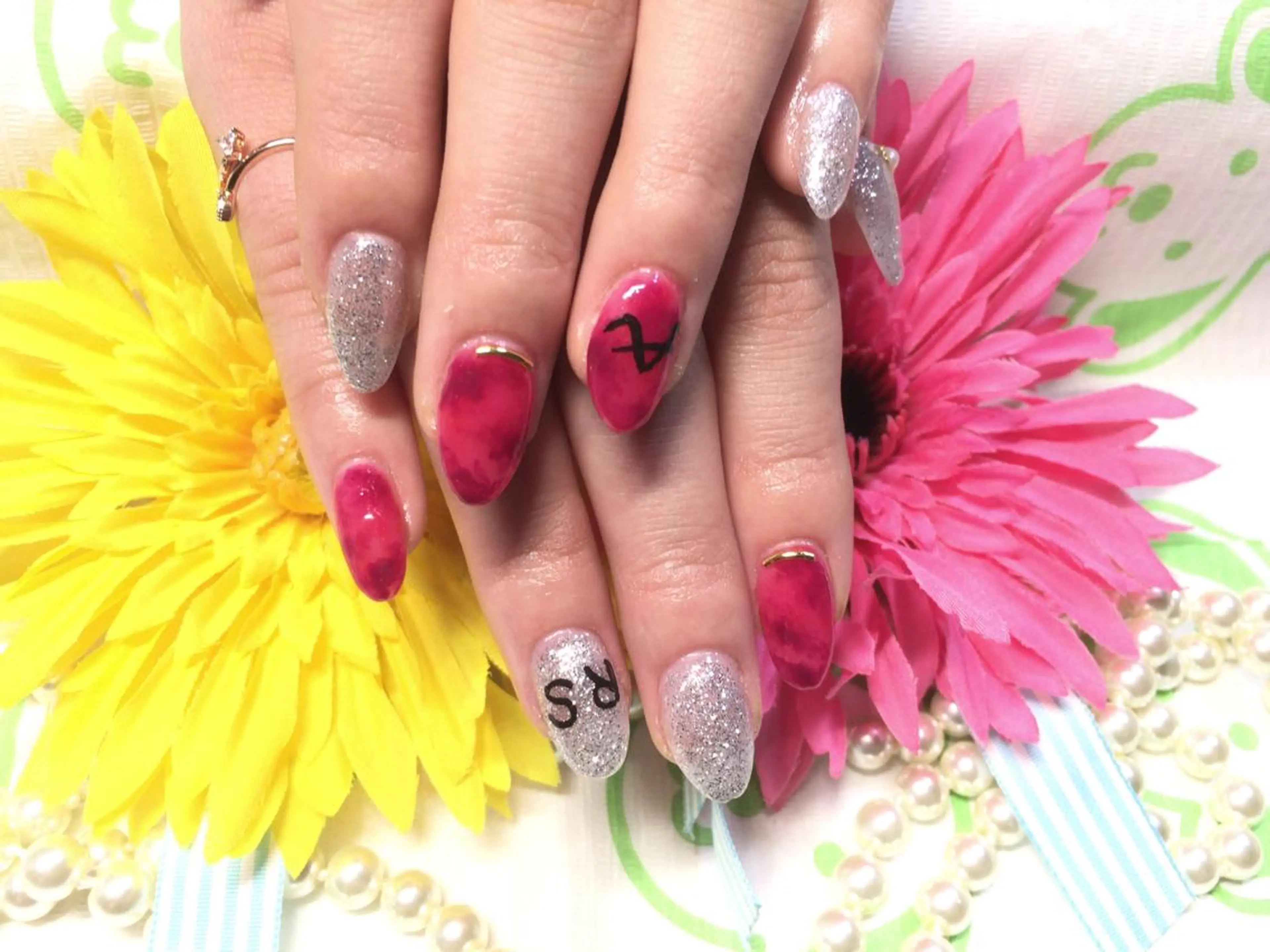 ネイル べっ甲ネイル 赤色 ハンドネイル ハンドケア ネイルサロン HARRYS所属・ネイル･脱毛サロン HARRYSのエステ・リラクイメージ