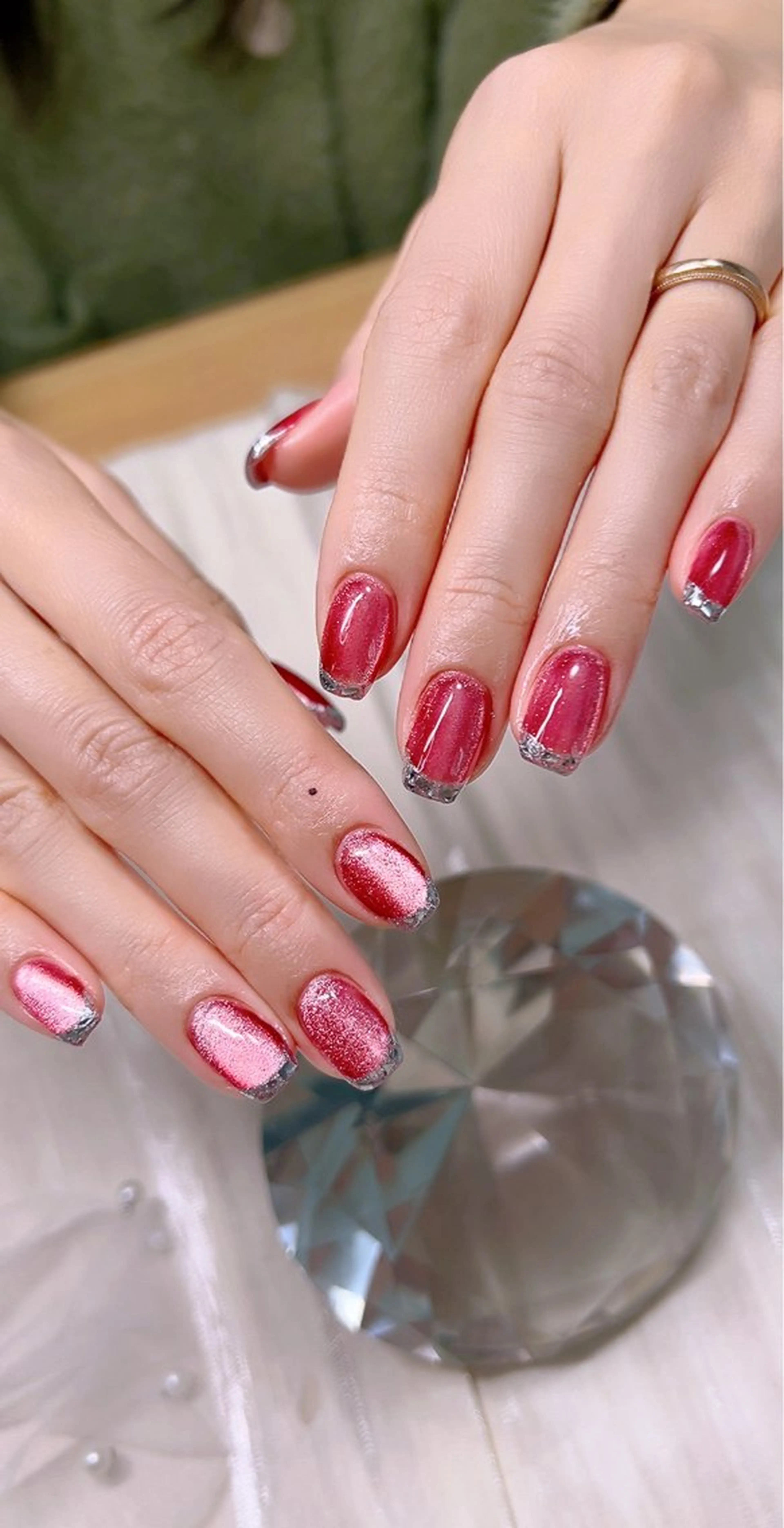 ネイル チークネイル フレンチネイル グラデーション ラメ(グリッター) ラメグラデーション Cute Tips nailのネイルデザイン