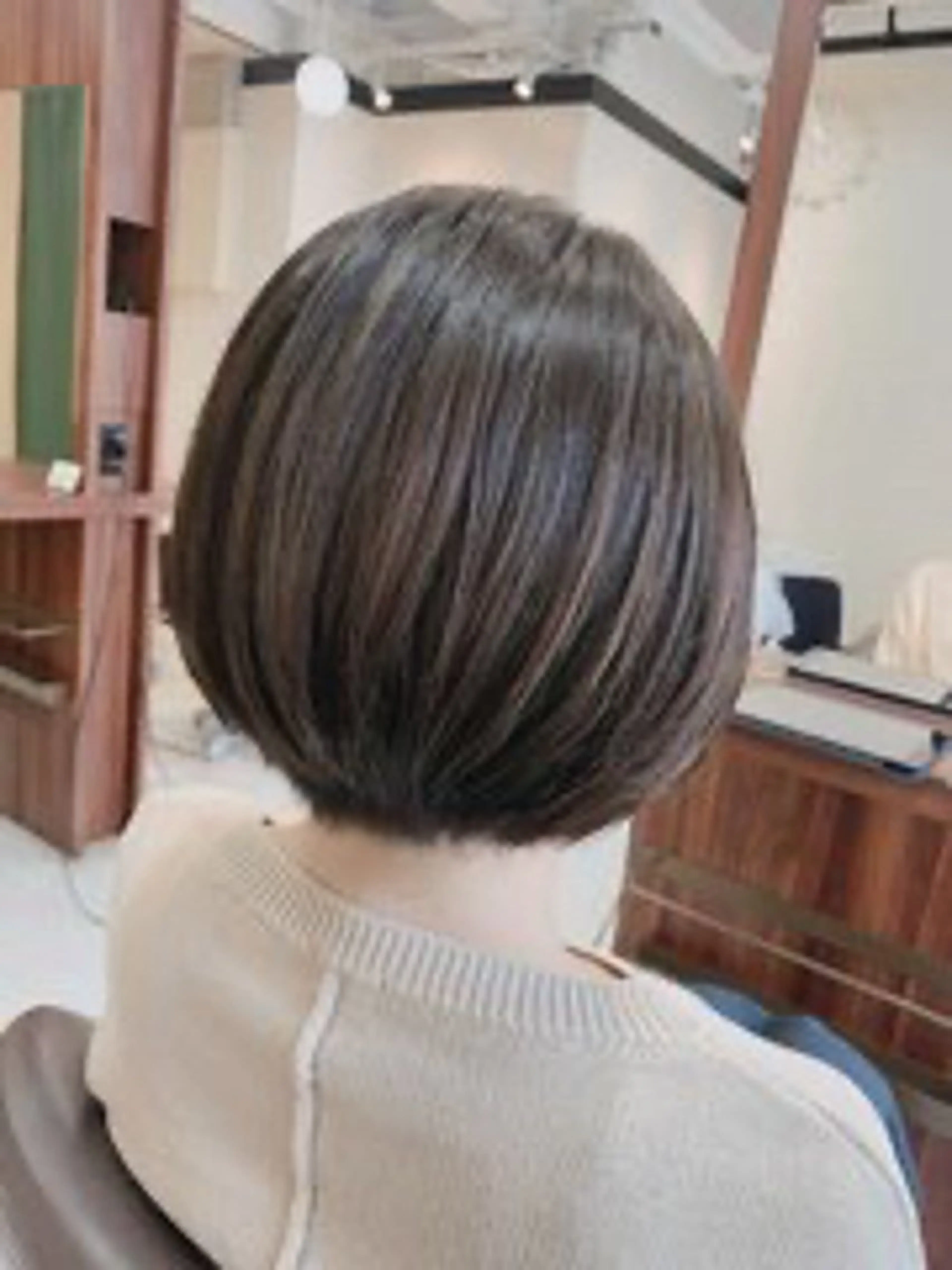 ショート カラー ボブ cadeau 前谷のヘアスタイル