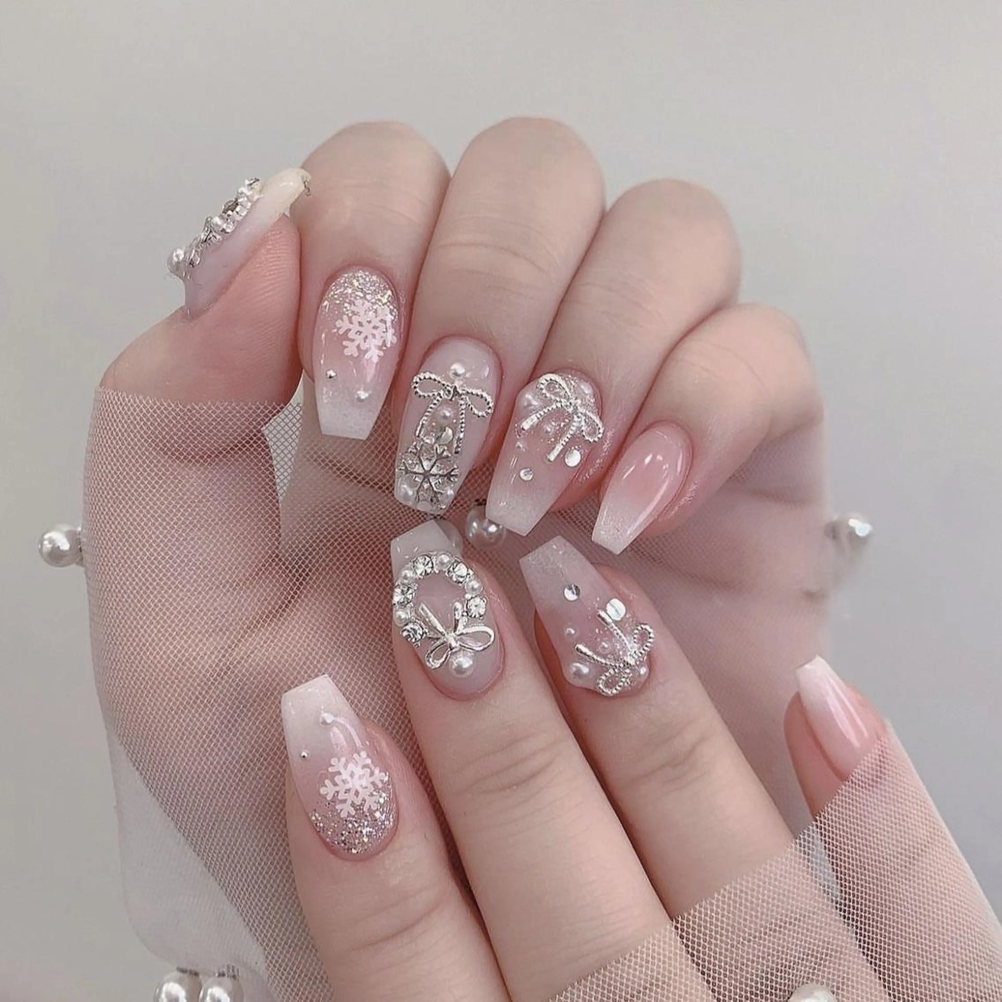 ネイル 長さ出し フレンチネイル グラデーション 卒業式 マグネットネイル ハンドネイル MIHANA NAILのネイルデザイン