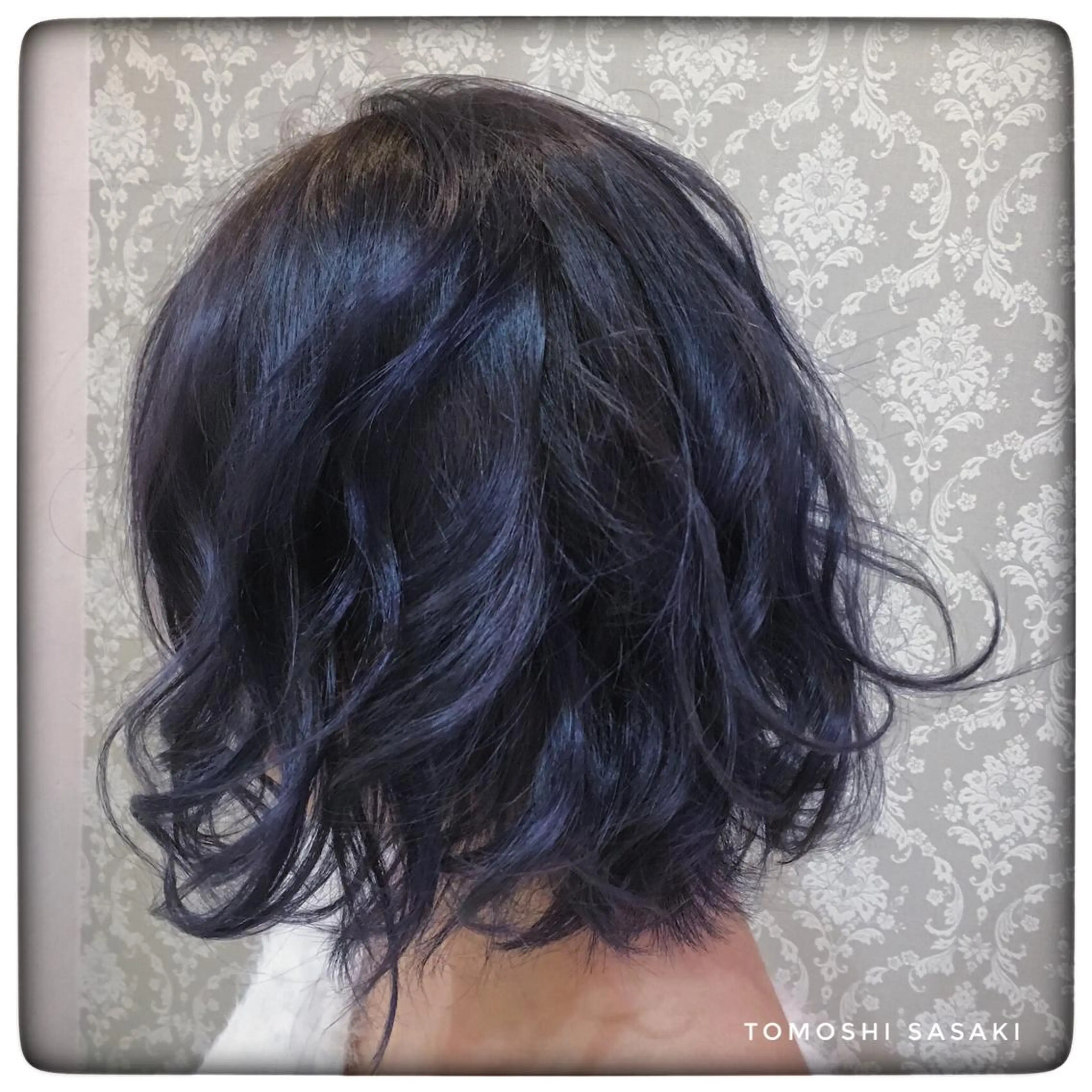 カラー 黒髪 ブリーチ ネイビーカラー ササキ トモシのヘアスタイル