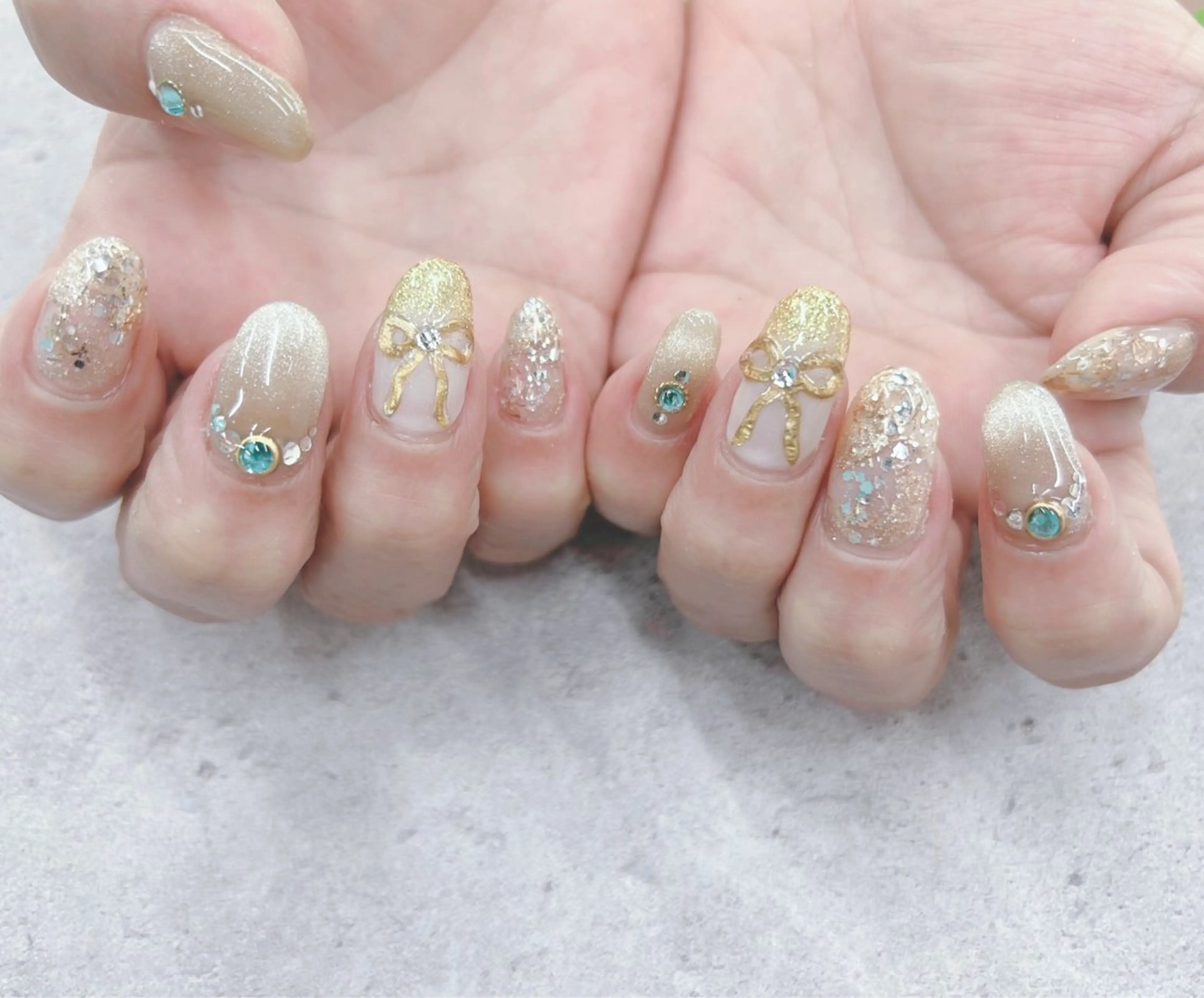 ネイル ゴールド ハンドネイル Nail Salon agré所属・agré ネイルサロン　アグレのネイルデザイン