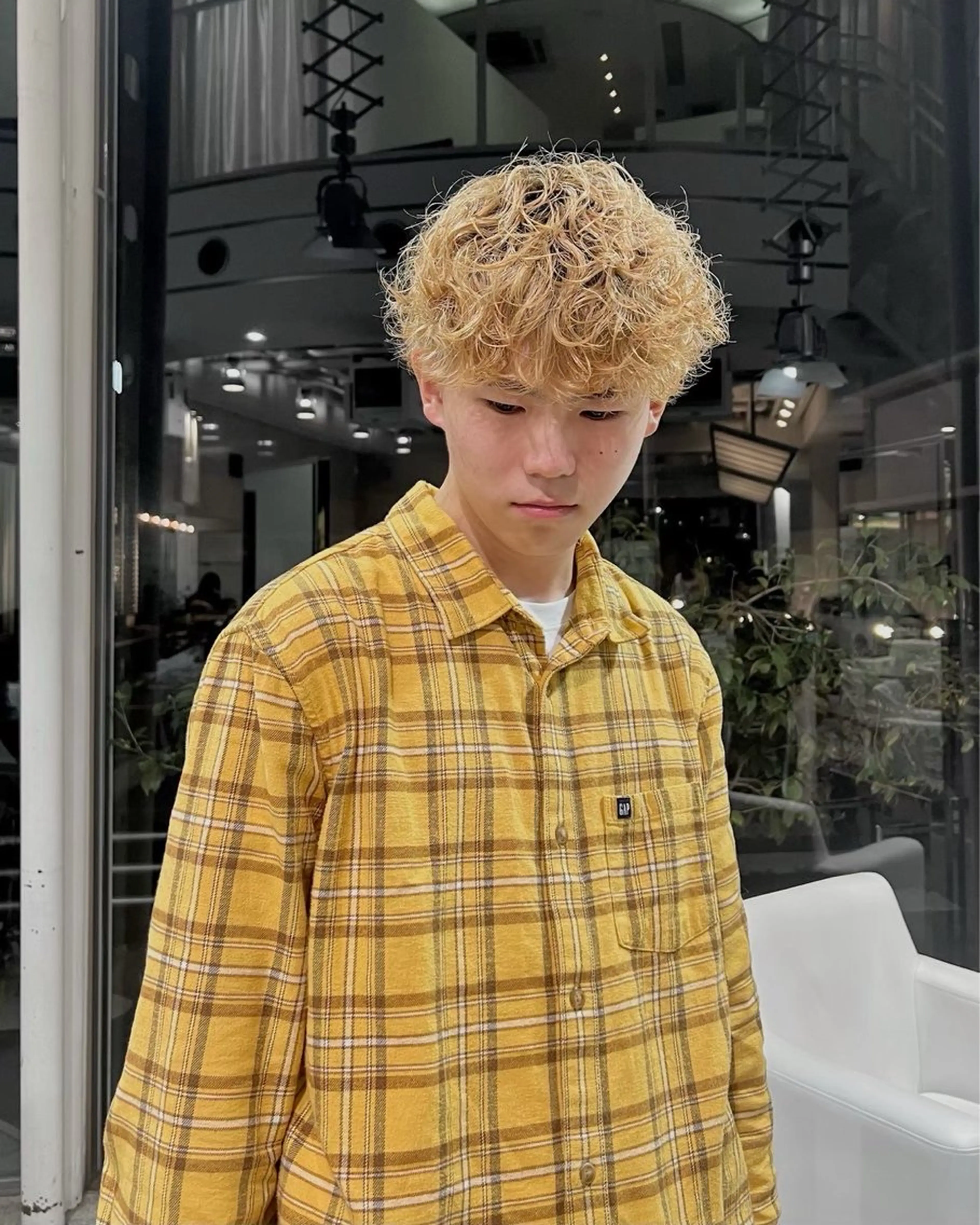 パーマ メンズ メンズブリーチ メンズパーマ 透明感カラー／ レイヤー／ボブのヘアスタイル