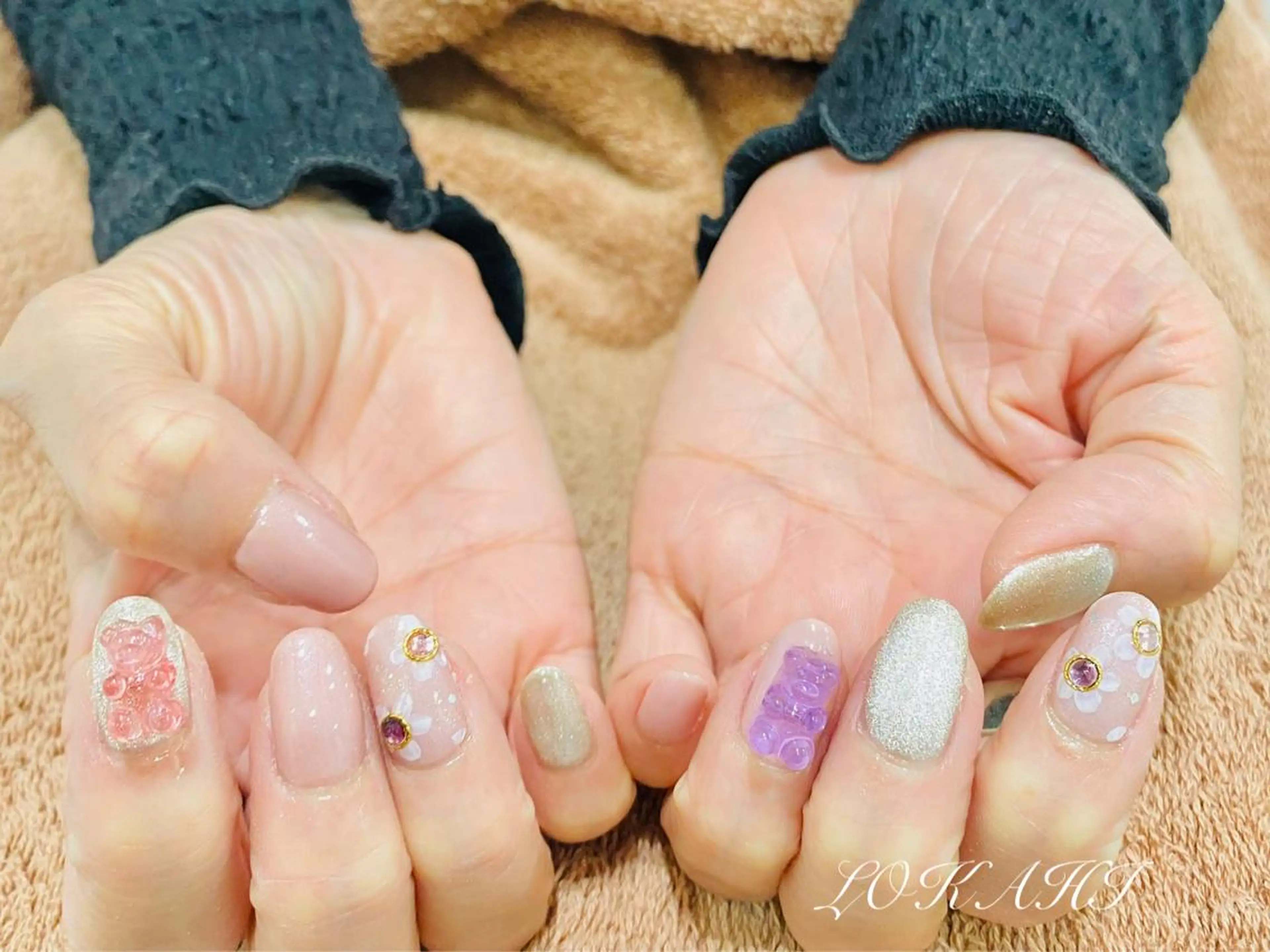 ミディアム ネイル マツエク・マツパ アイブロウ ワンホンマツエク アートネイル フラッシュネイル 氷ネイル・うるうるネイル マグネットネイル ハンドネイル 13日3980円‼️ マグもデザインも◎のネイルデザイン