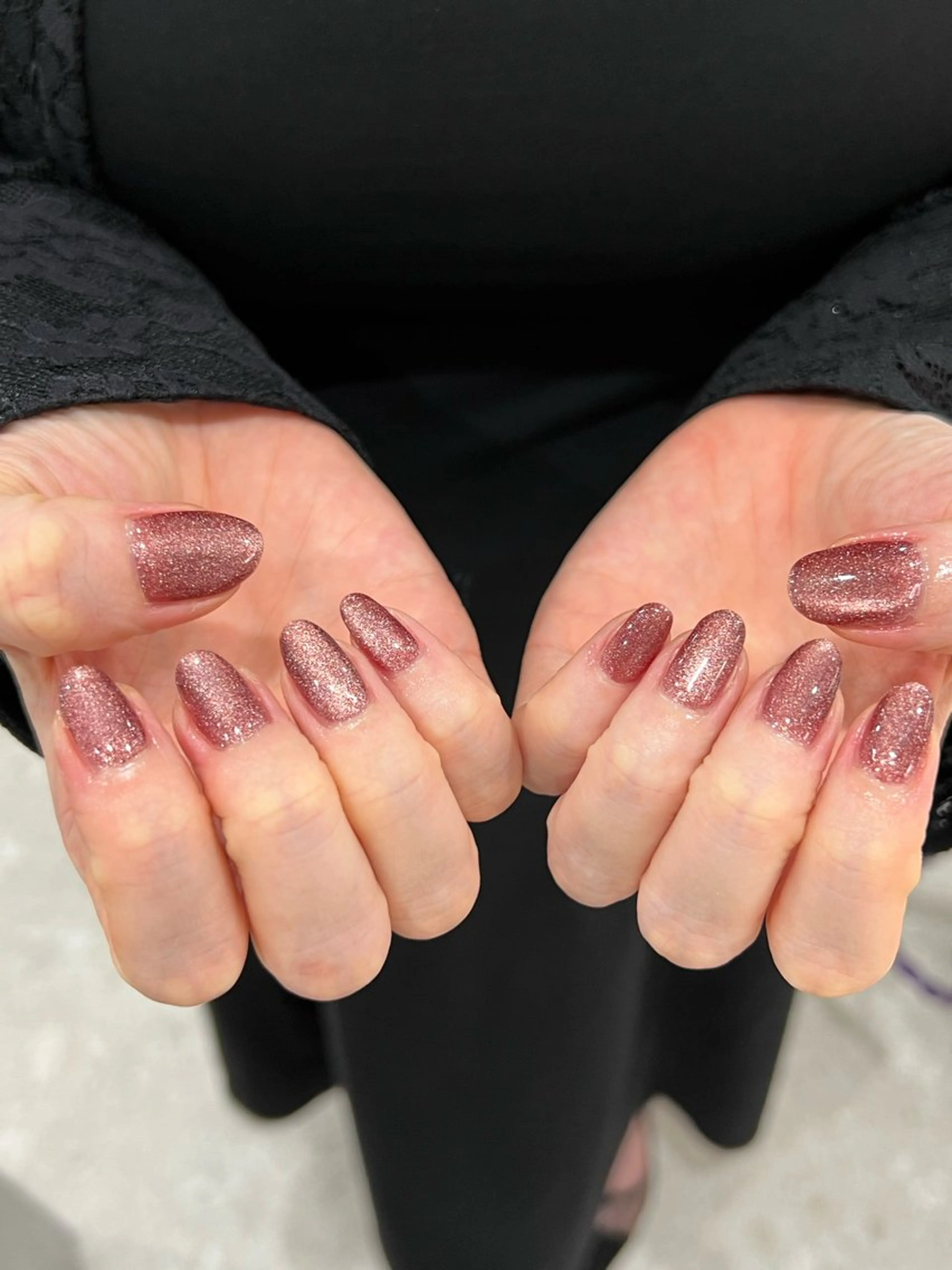 ネイル ブラウン マグネットネイル マグネットワンカラー ワンカラーネイル 赤色 J.O.NAILS所属・📍銀座 💅🏼yuriのネイルデザイン