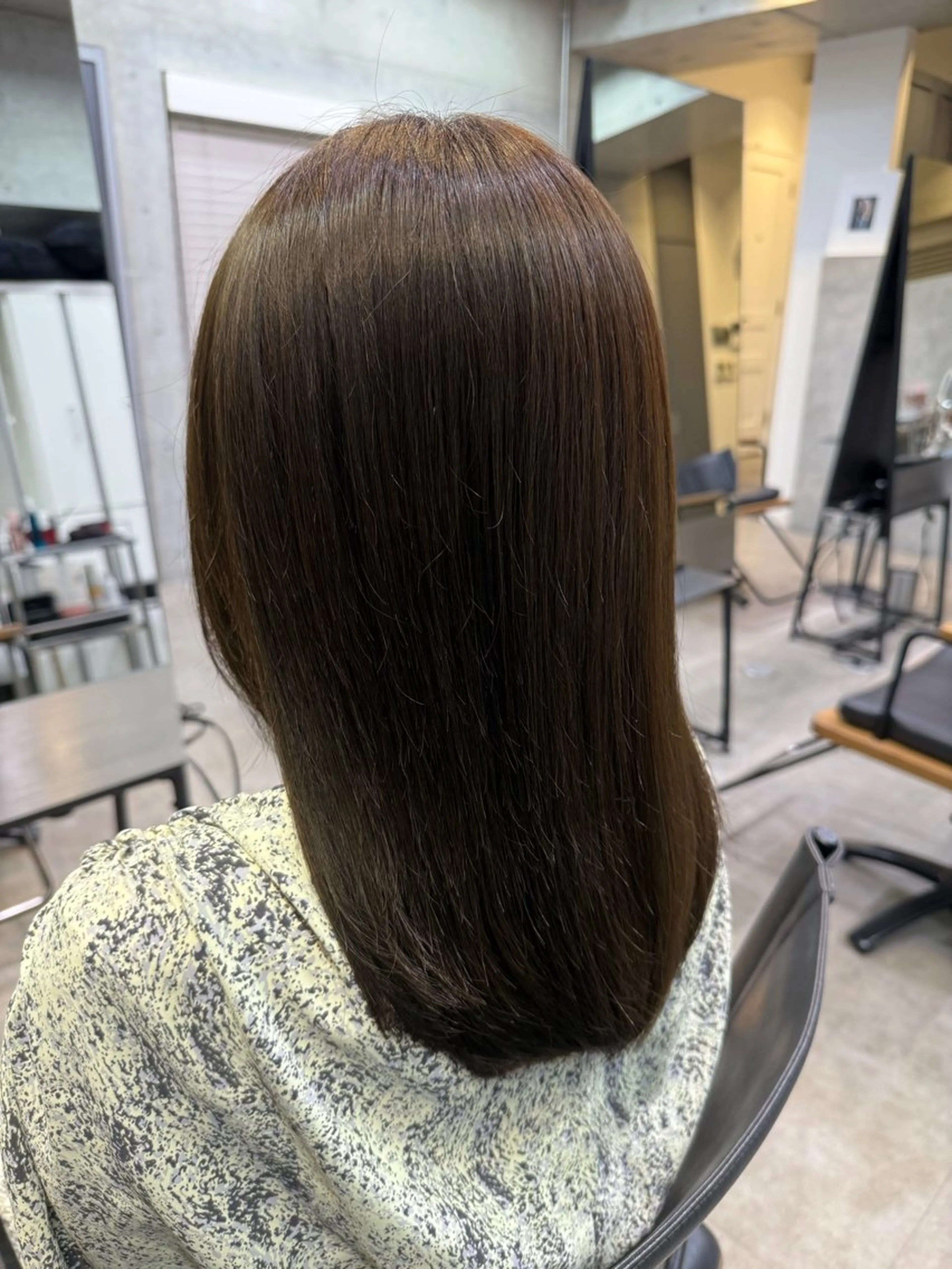 ミディアム カラー 透明感カラー SORA表参道所属・🫧縮毛矯正🫧 艶髪/島田晃太郎のヘアスタイル