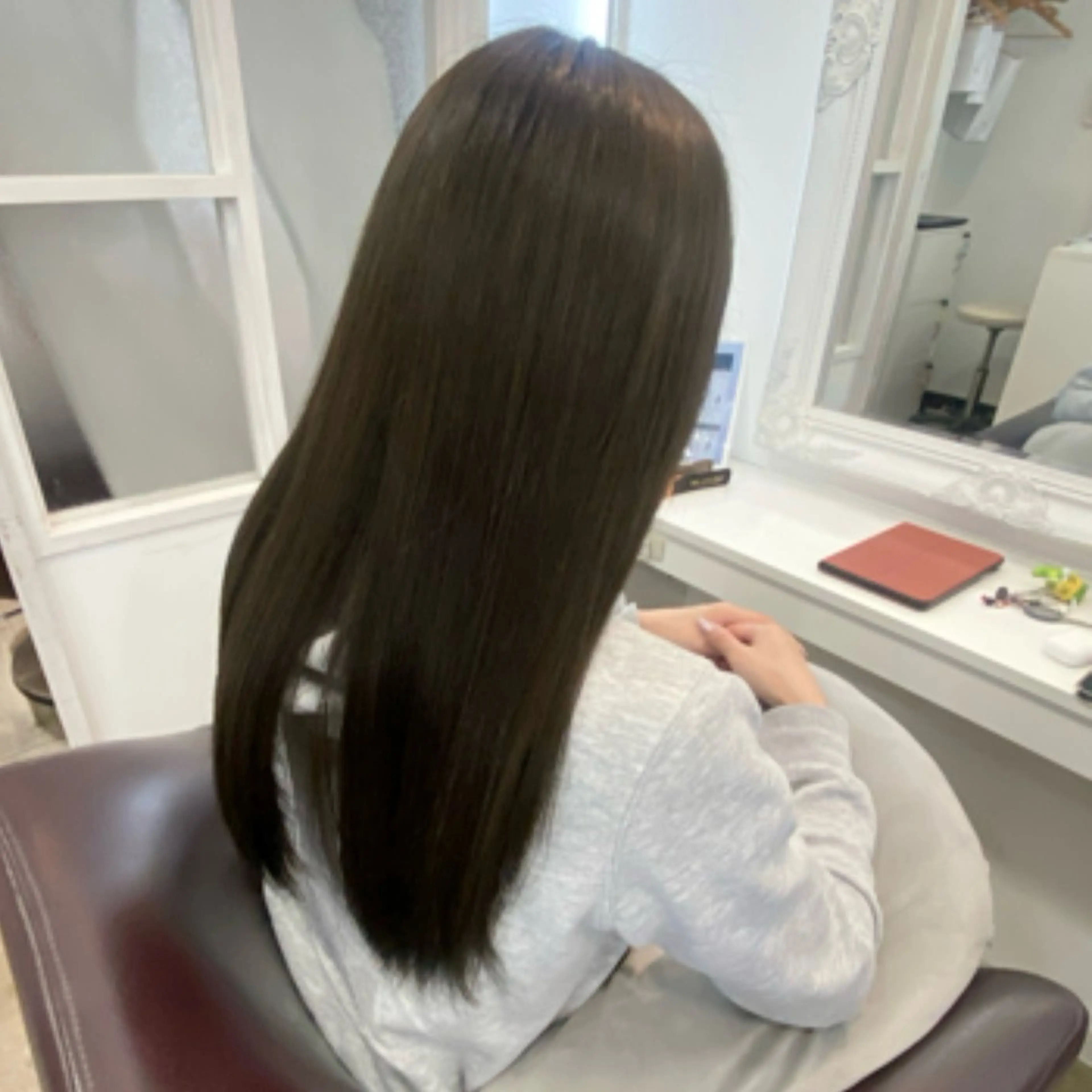 ロング カラー 透明感カラー グレージュ オリーブグレージュ オリーブグレー ヘアカラー 𝑆𝐴𝑂𝑅𝐼 /大森🪞🎀のヘアスタイル