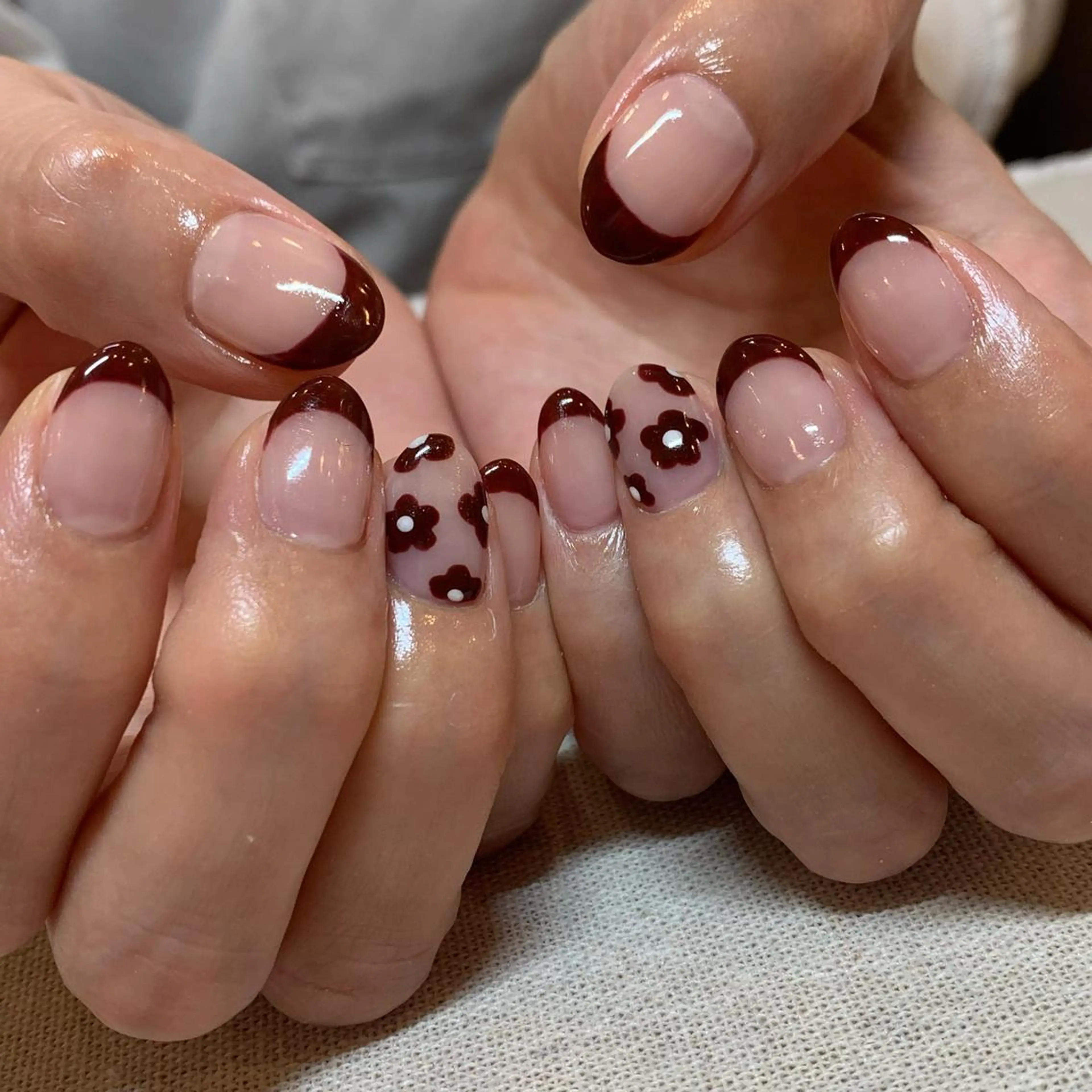 【ジェルオフ無料】ハンド💅🏻ジェルお好きなアート2本の写真