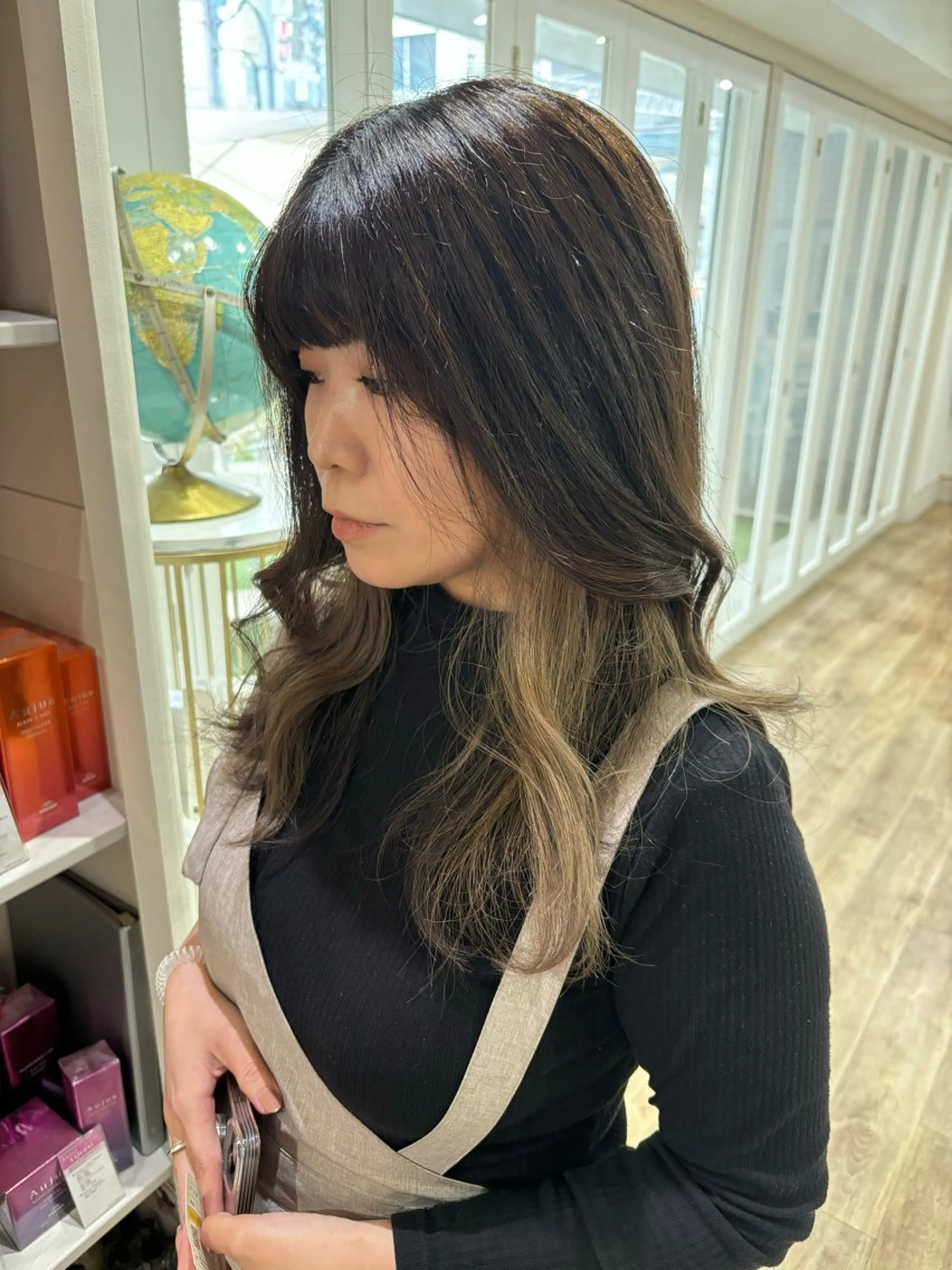 セミロング カラー ベージュカラー ブリーチ ブラウンカラー ハイトーンカラー イルミナカラー Risa🐈‍⬛/ グレージュ/透明感のヘアスタイル