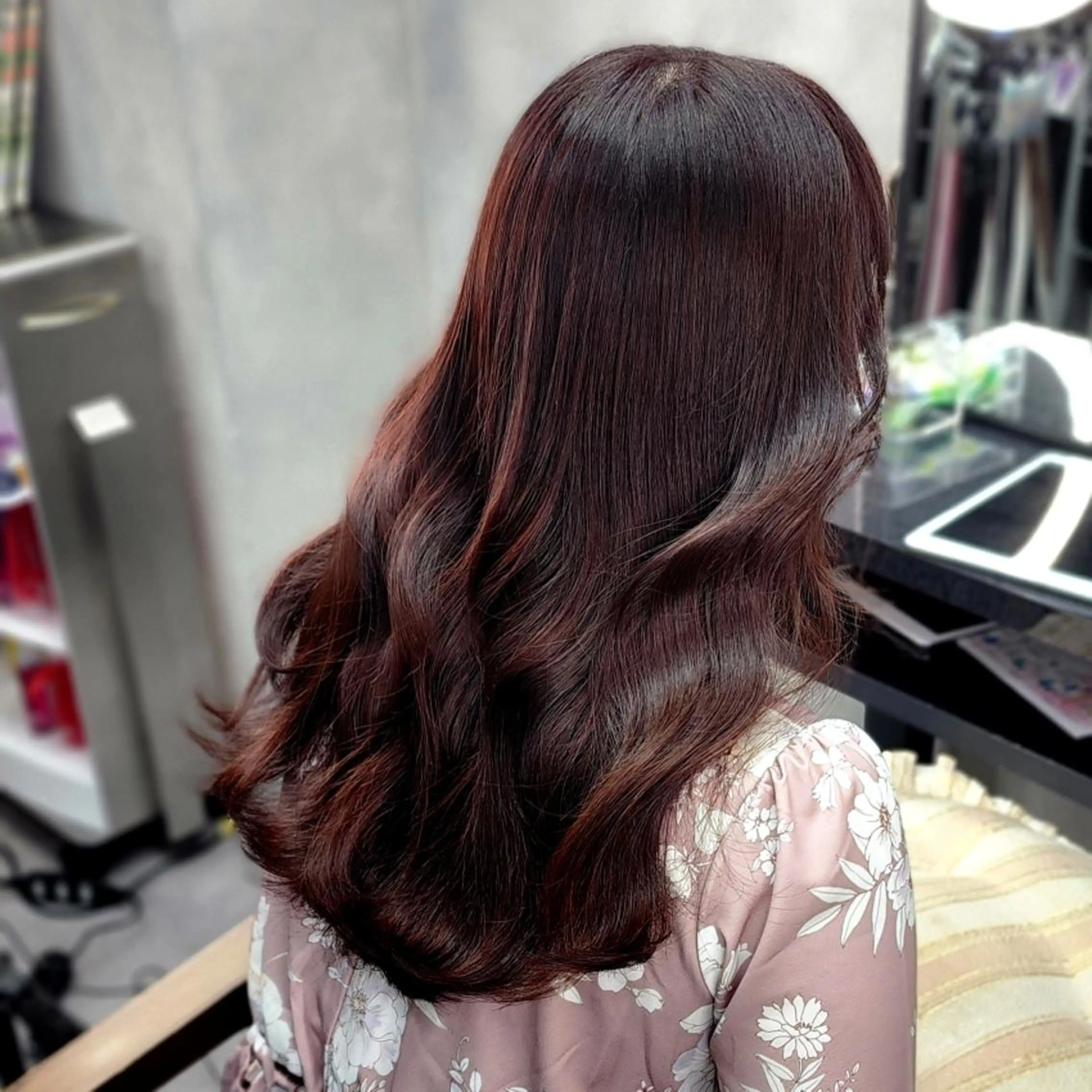 ロング カラー アッシュ 黒髪 ブリーチ ブルーカラー ブルーアッシュ 大人の髪質改善 💎夏のヘアスタイル