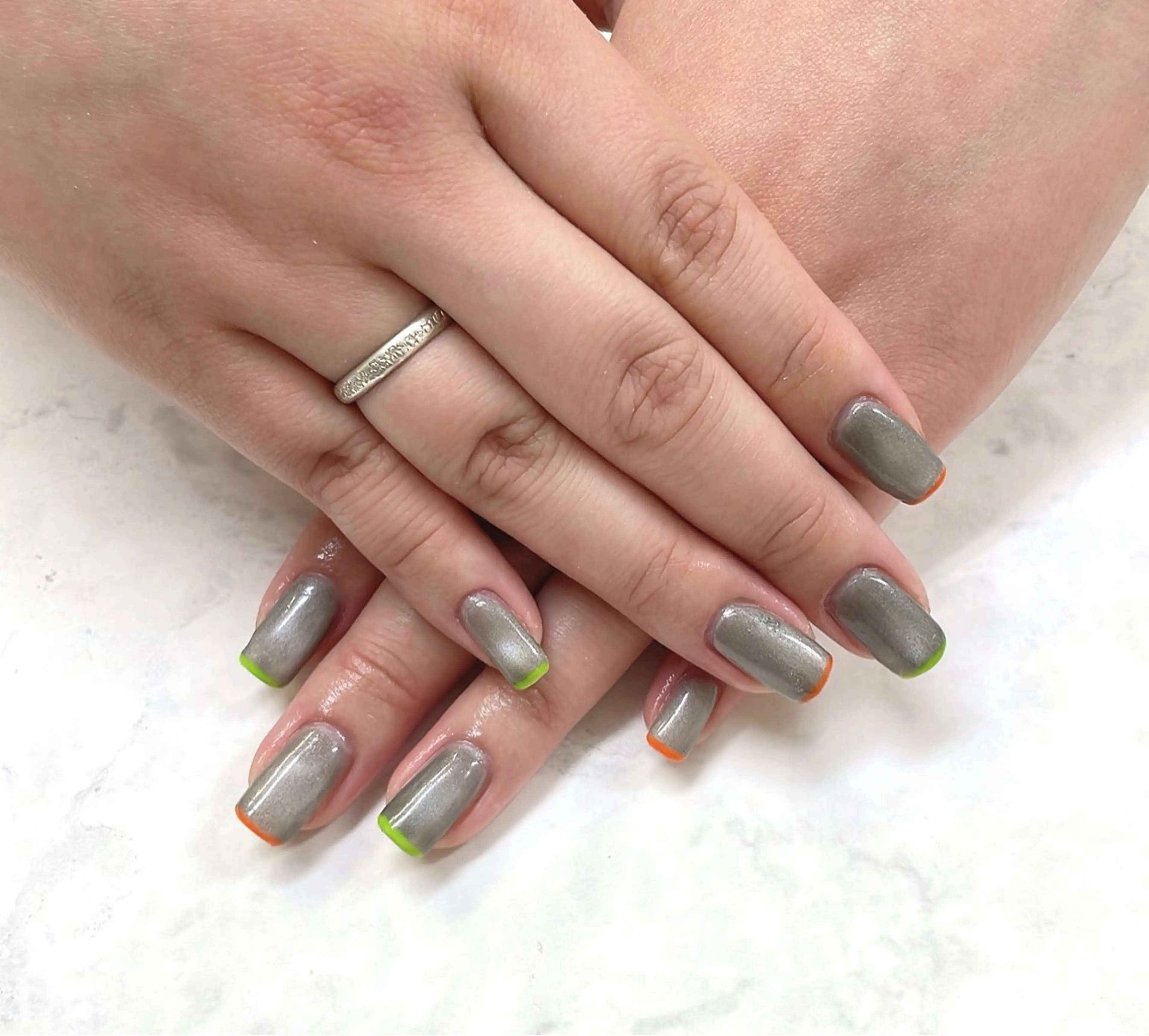 ネイル フレンチネイル マグネットネイル マグネットワンカラー ワンカラーネイル ハンドネイル iku🌷 by 上福岡らんらんのネイルデザイン