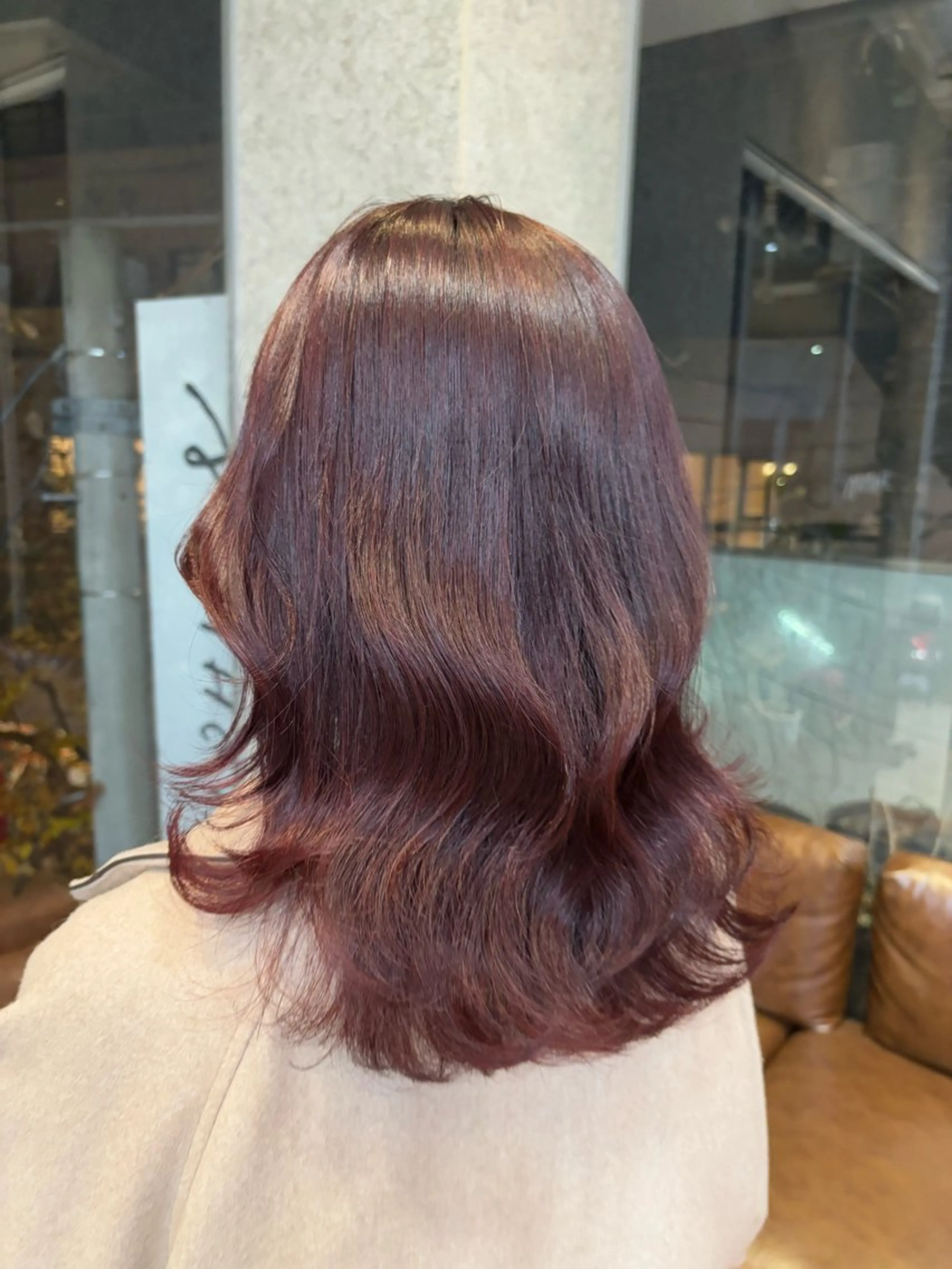 ミディアム カラー パーマ ヘアアレンジ ブリーチ ボルドーカラー ブリーチなしカラー カット ヘアカラー トリートメント ヘッドスパ ヘアセット 押切 響　のヘアスタイル